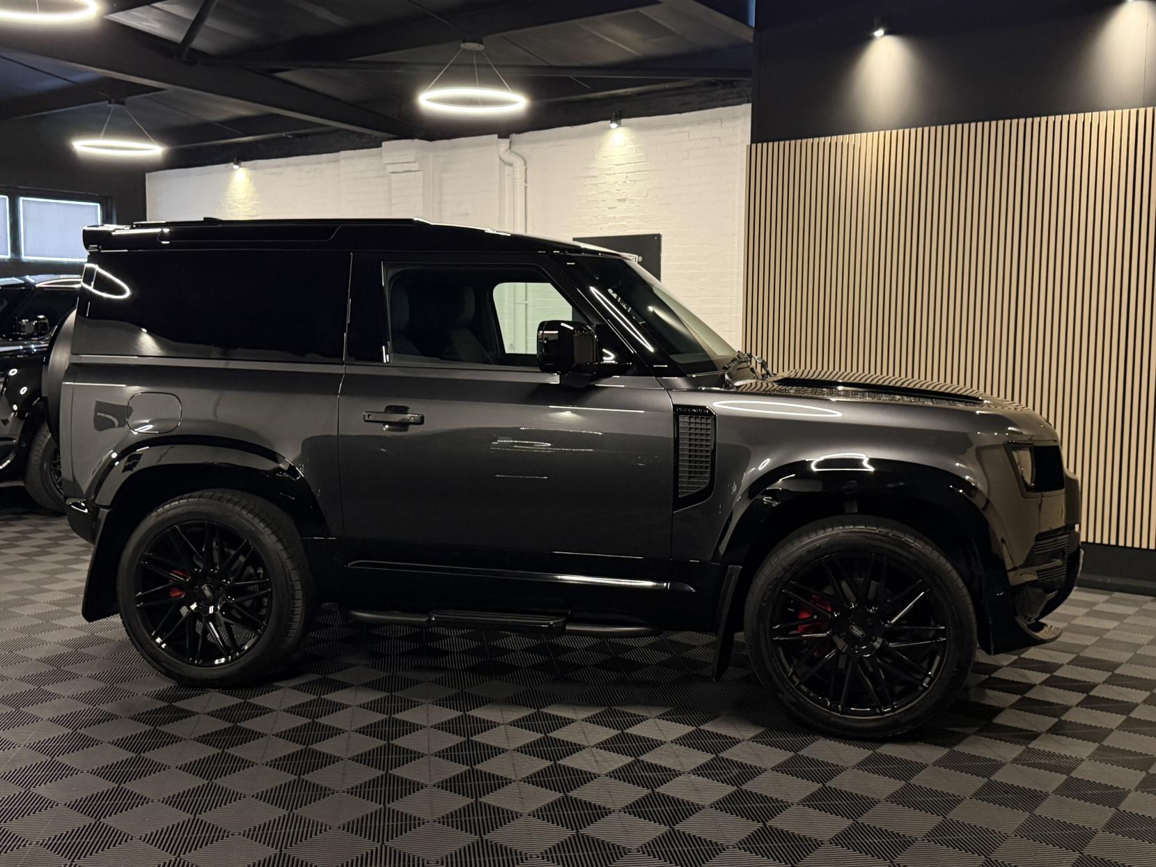 Land Rover Defender 90 3.0 D250 MHEV S Hard Top SUV 3dr Diesel Auto 4WD SWB Euro 6 (s/s) (250 ps)