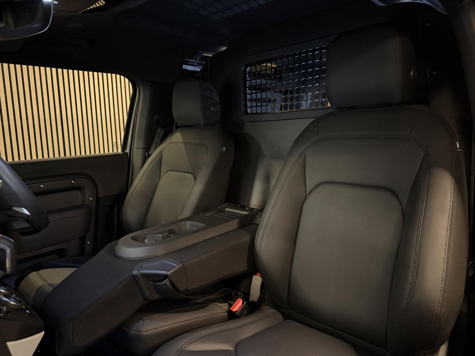 Land Rover Defender 90 3.0 D250 MHEV S Hard Top SUV 3dr Diesel Auto 4WD SWB Euro 6 (s/s) (250 ps)