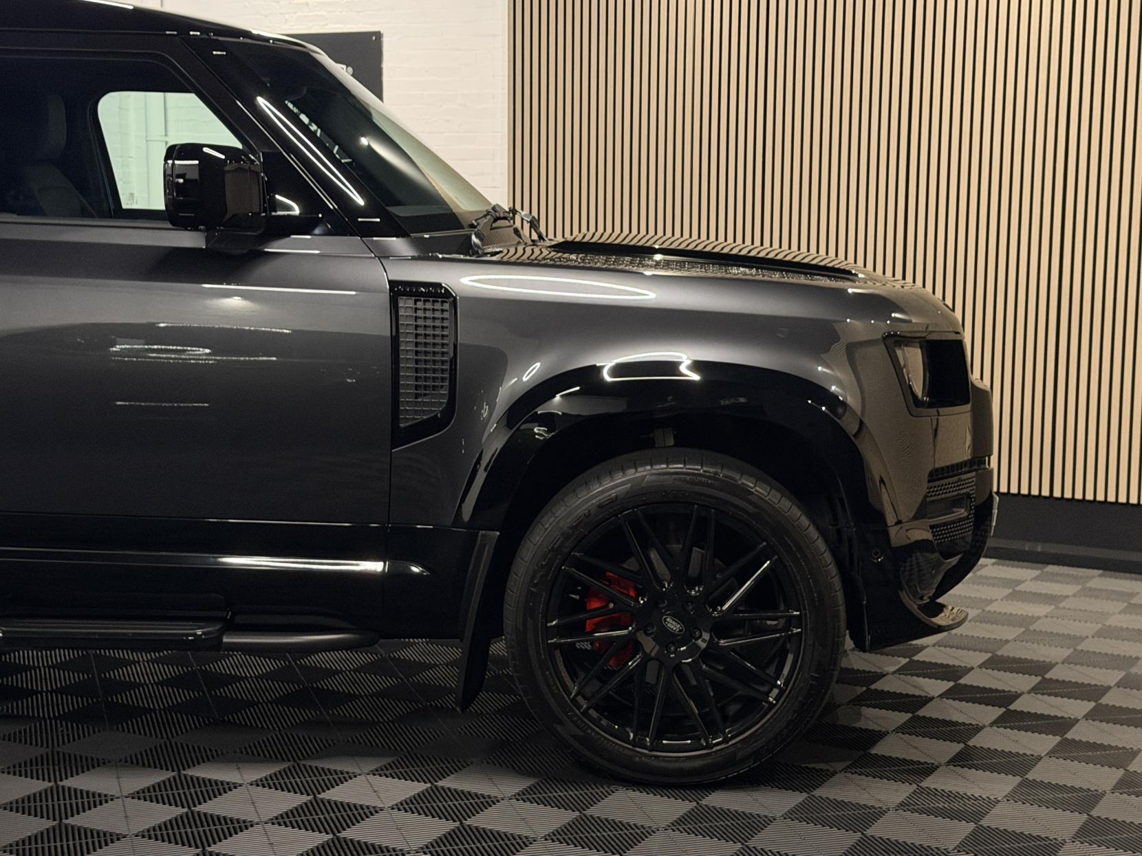 Land Rover Defender 90 3.0 D250 MHEV S Hard Top SUV 3dr Diesel Auto 4WD SWB Euro 6 (s/s) (250 ps)