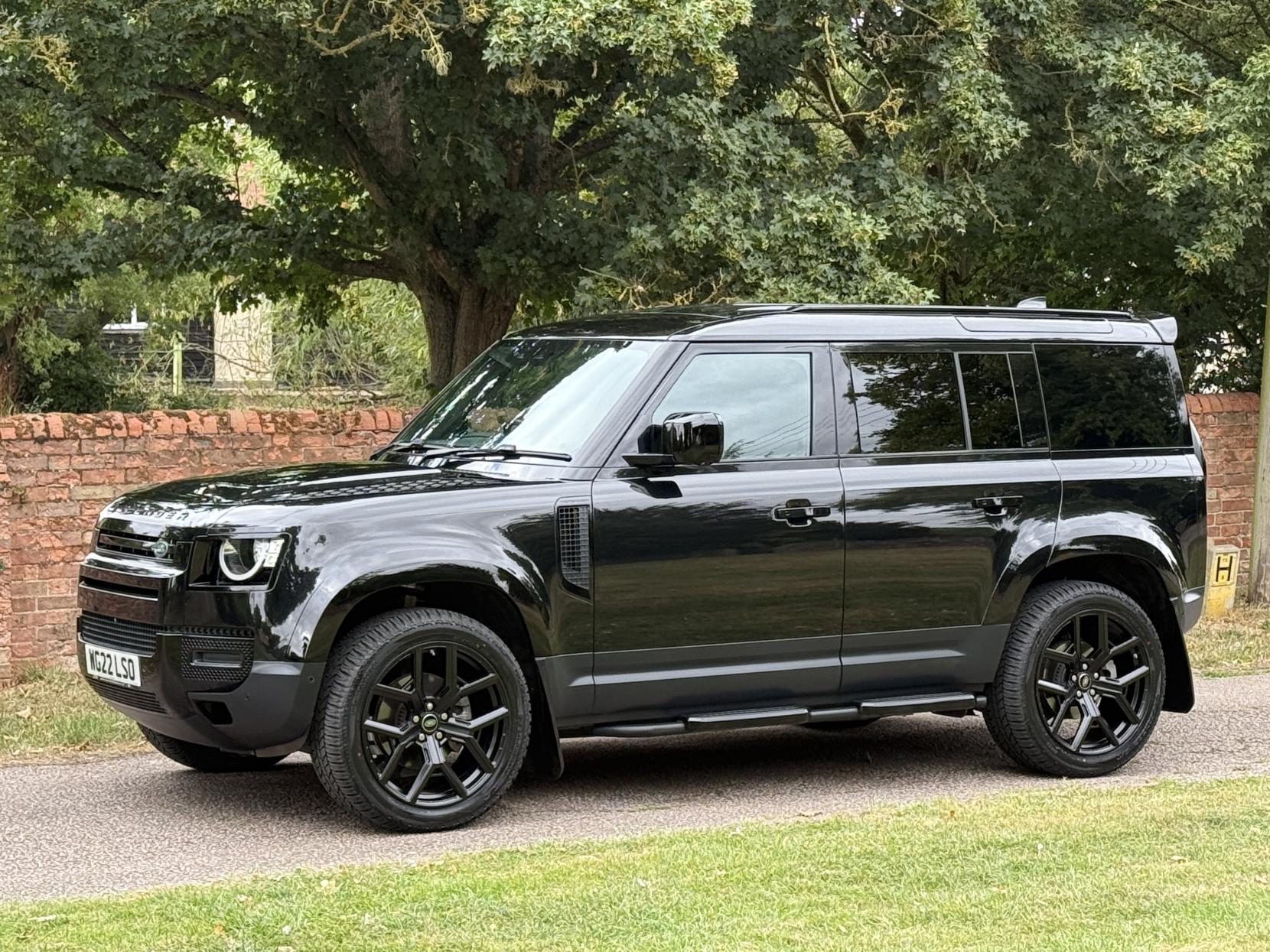 Land Rover Defender 110 3.0 D250 MHEV S Hard Top SUV 5dr Diesel Auto 4WD MWB Euro 6 (s/s) (250 ps)