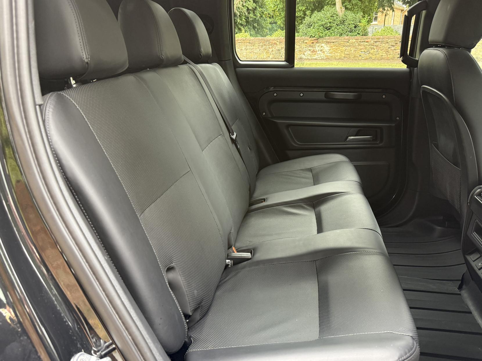 Land Rover Defender 110 3.0 D250 MHEV S Hard Top SUV 5dr Diesel Auto 4WD MWB Euro 6 (s/s) (250 ps)