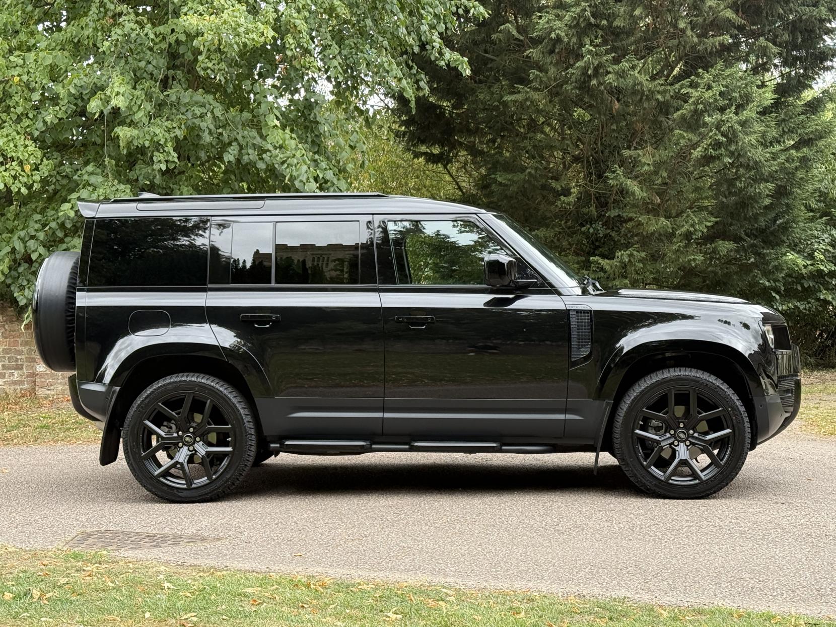 Land Rover Defender 110 3.0 D250 MHEV S Hard Top SUV 5dr Diesel Auto 4WD MWB Euro 6 (s/s) (250 ps)