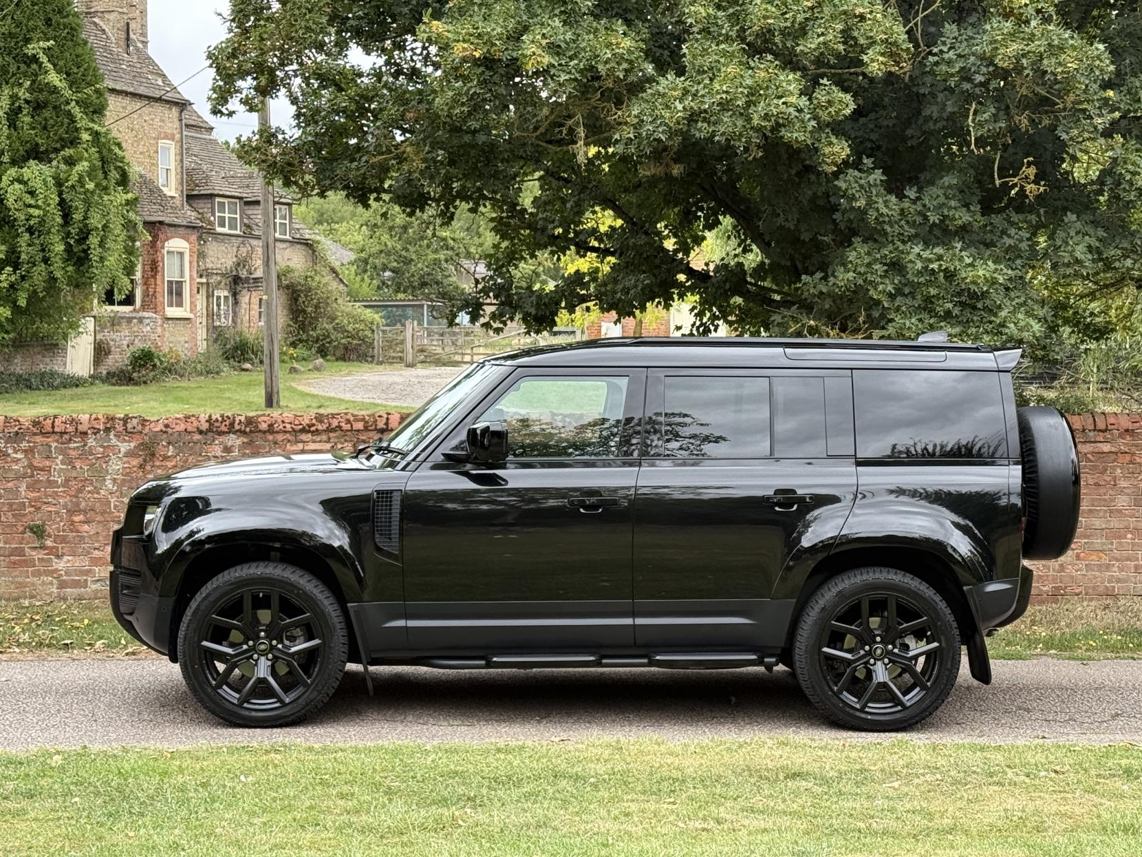 Land Rover Defender 110 3.0 D250 MHEV S Hard Top SUV 5dr Diesel Auto 4WD MWB Euro 6 (s/s) (250 ps)