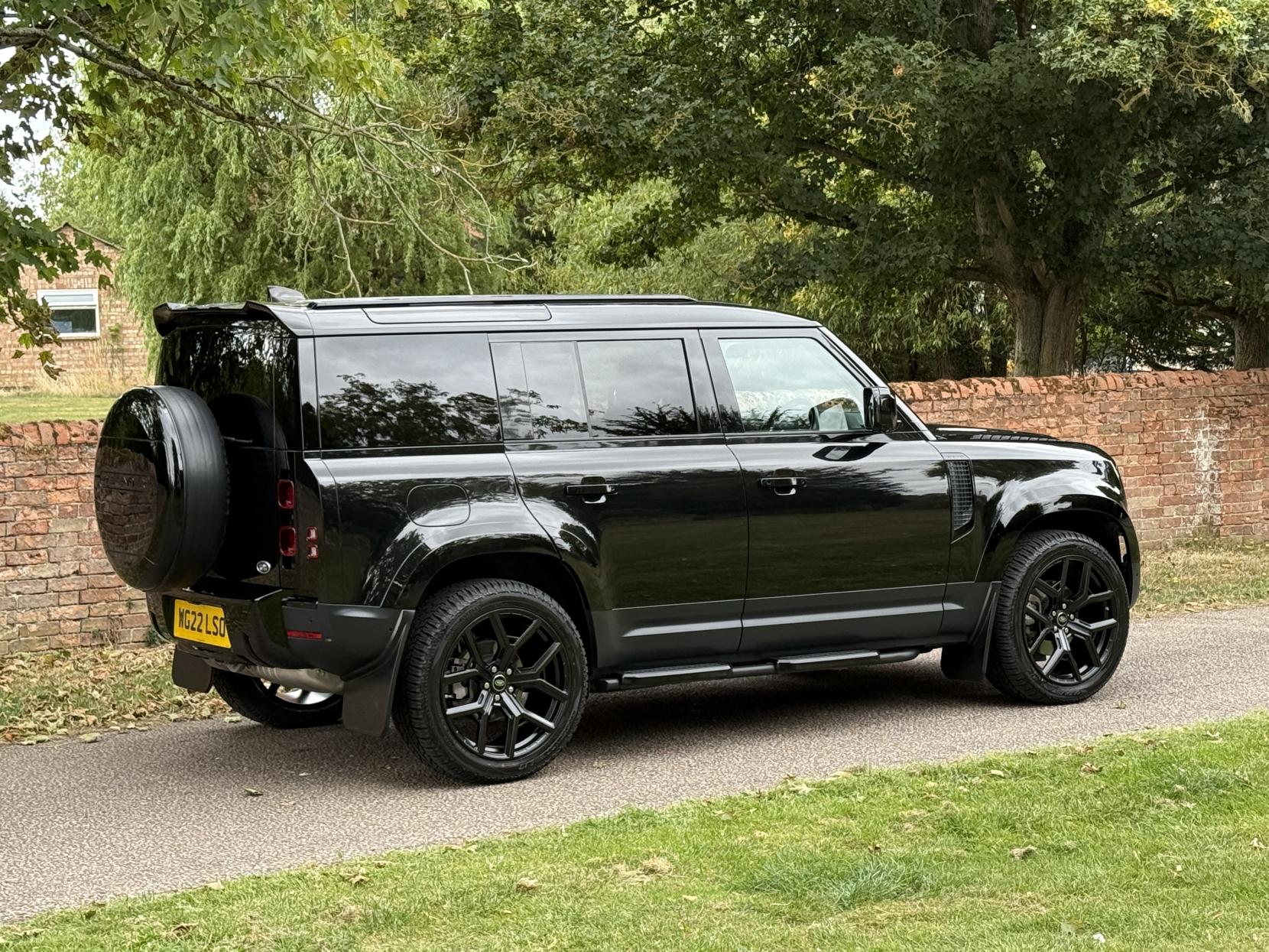 Land Rover Defender 110 3.0 D250 MHEV S Hard Top SUV 5dr Diesel Auto 4WD MWB Euro 6 (s/s) (250 ps)