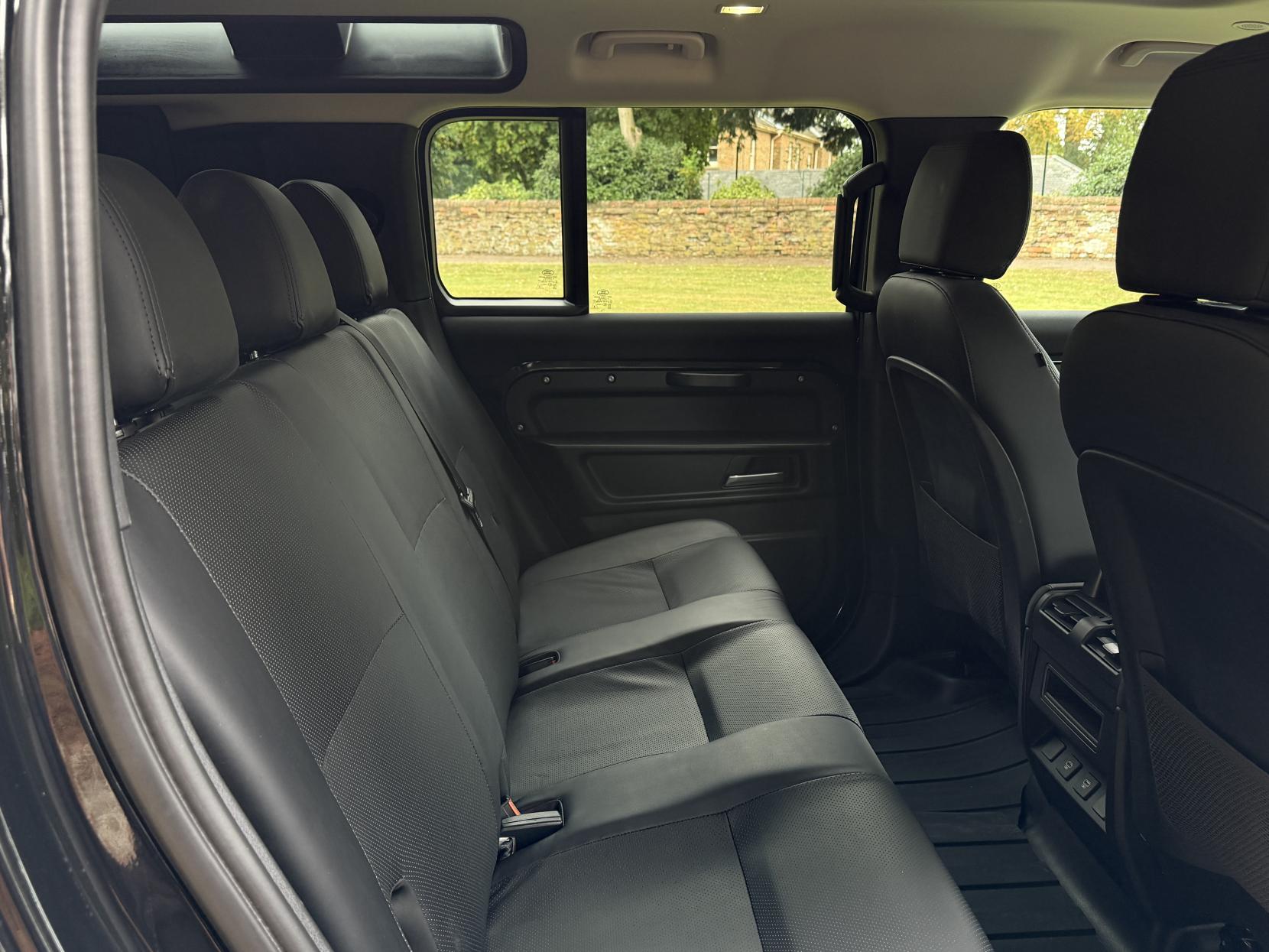 Land Rover Defender 110 3.0 D250 MHEV S Hard Top SUV 5dr Diesel Auto 4WD MWB Euro 6 (s/s) (250 ps)