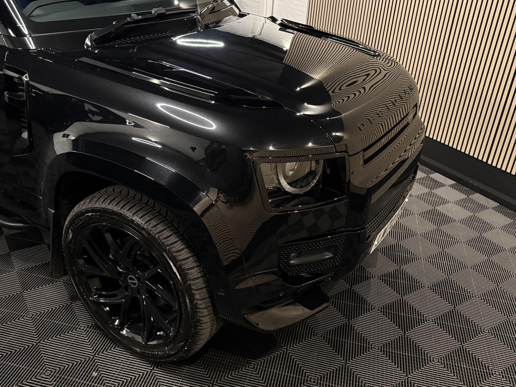 Land Rover Defender 110 3.0 D250 MHEV SE Hard Top SUV 5dr Diesel Auto 4WD MWB Euro 6 (s/s) (250 ps)