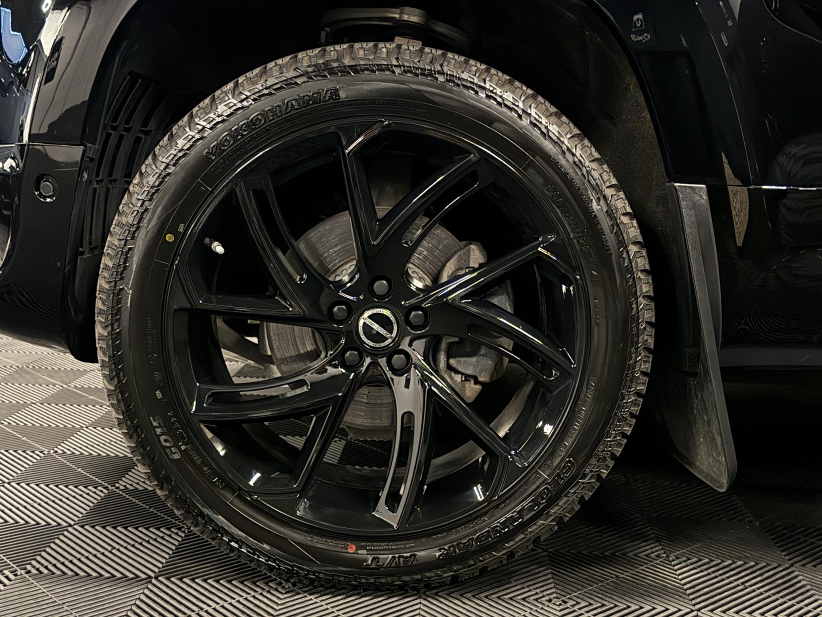 Land Rover Defender 110 3.0 D250 MHEV SE Hard Top SUV 5dr Diesel Auto 4WD MWB Euro 6 (s/s) (250 ps)