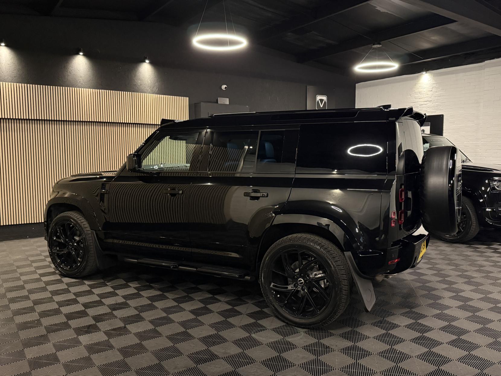 Land Rover Defender 110 3.0 D250 MHEV SE Hard Top SUV 5dr Diesel Auto 4WD MWB Euro 6 (s/s) (250 ps)