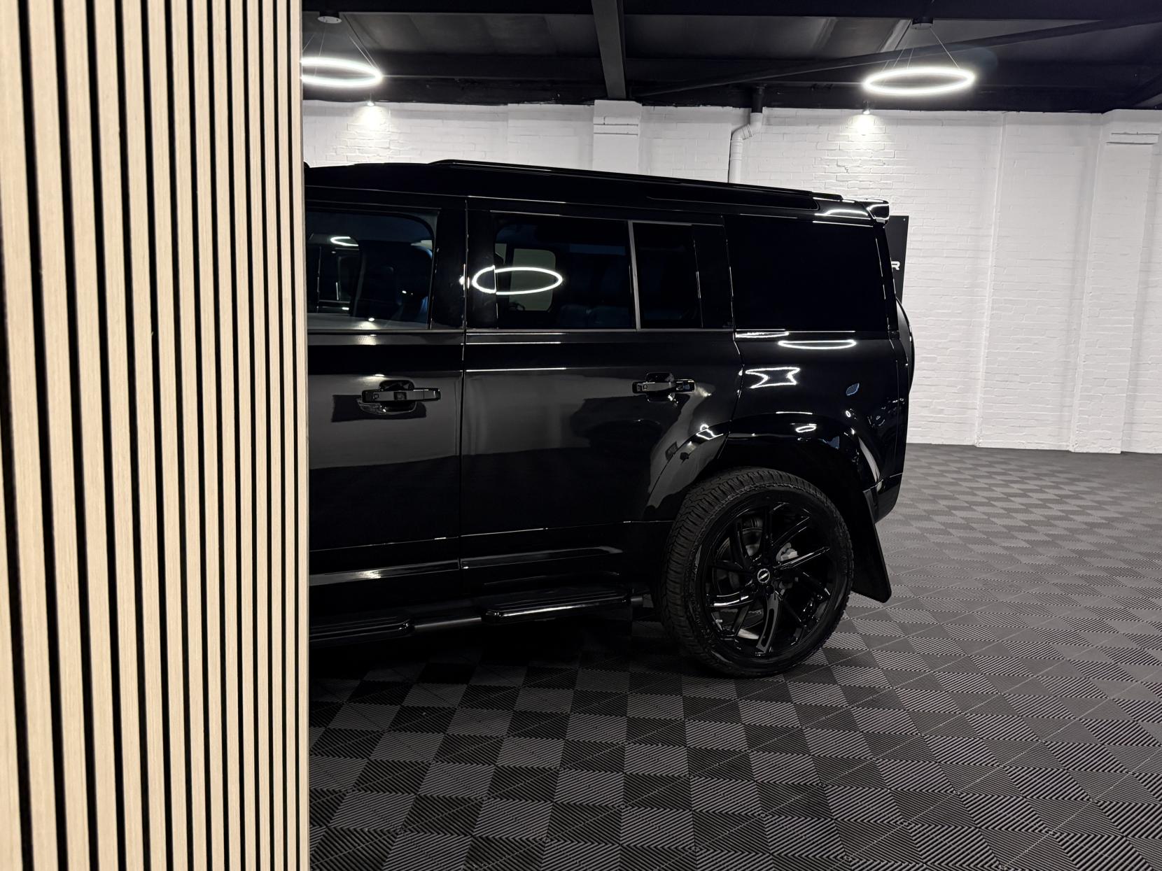 Land Rover Defender 110 3.0 D250 MHEV SE Hard Top SUV 5dr Diesel Auto 4WD MWB Euro 6 (s/s) (250 ps)