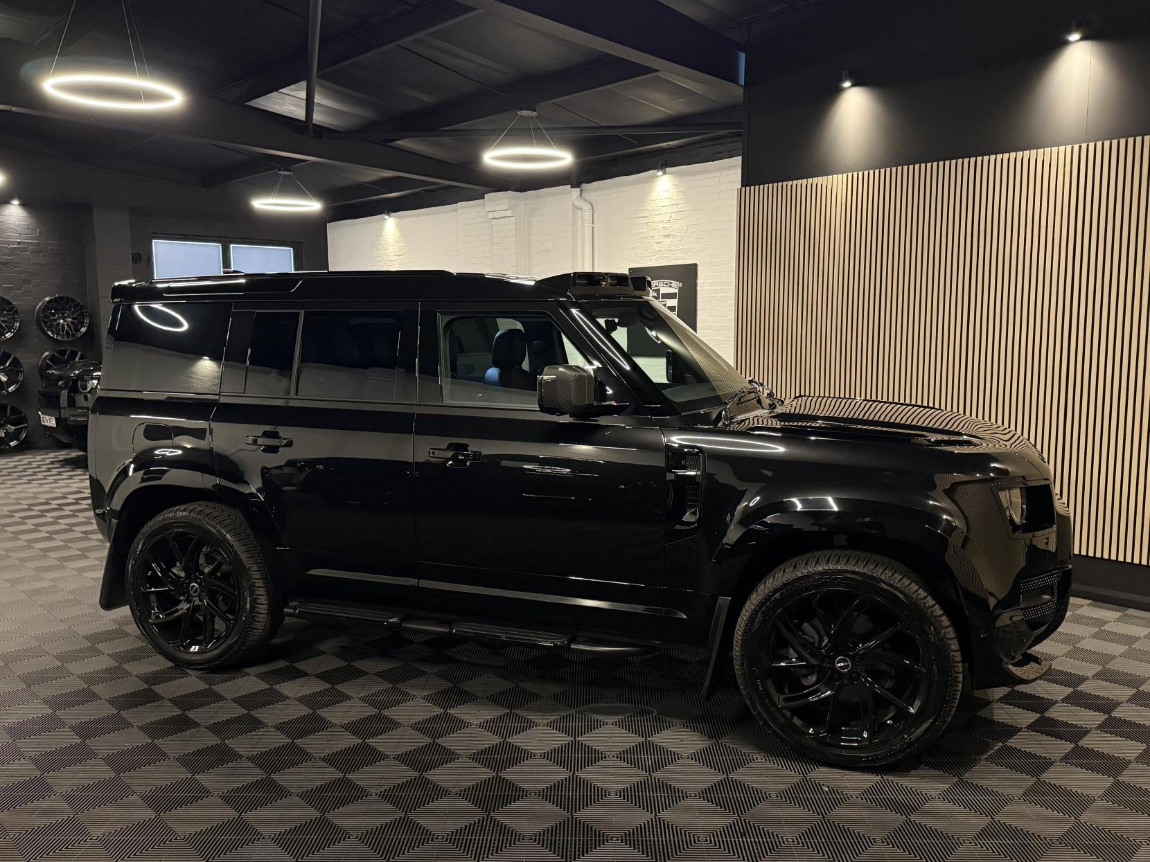 Land Rover Defender 110 3.0 D250 MHEV SE Hard Top SUV 5dr Diesel Auto 4WD MWB Euro 6 (s/s) (250 ps)