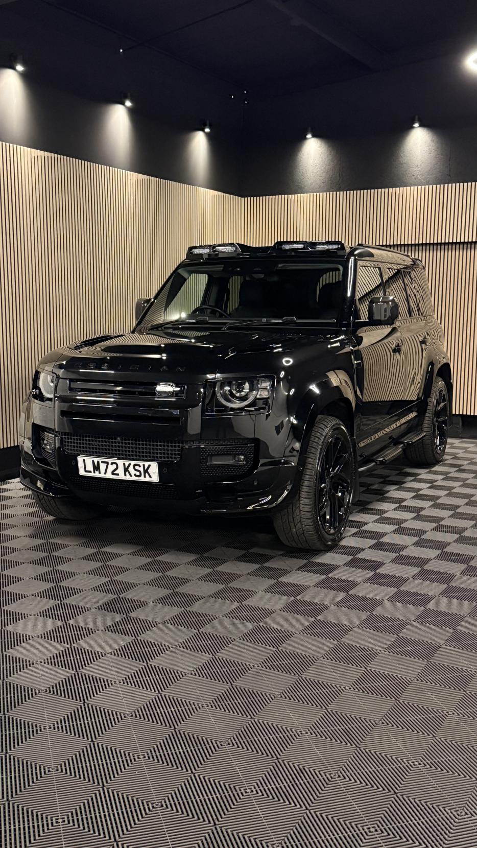 Land Rover Defender 110 3.0 D250 MHEV SE Hard Top SUV 5dr Diesel Auto 4WD MWB Euro 6 (s/s) (250 ps)