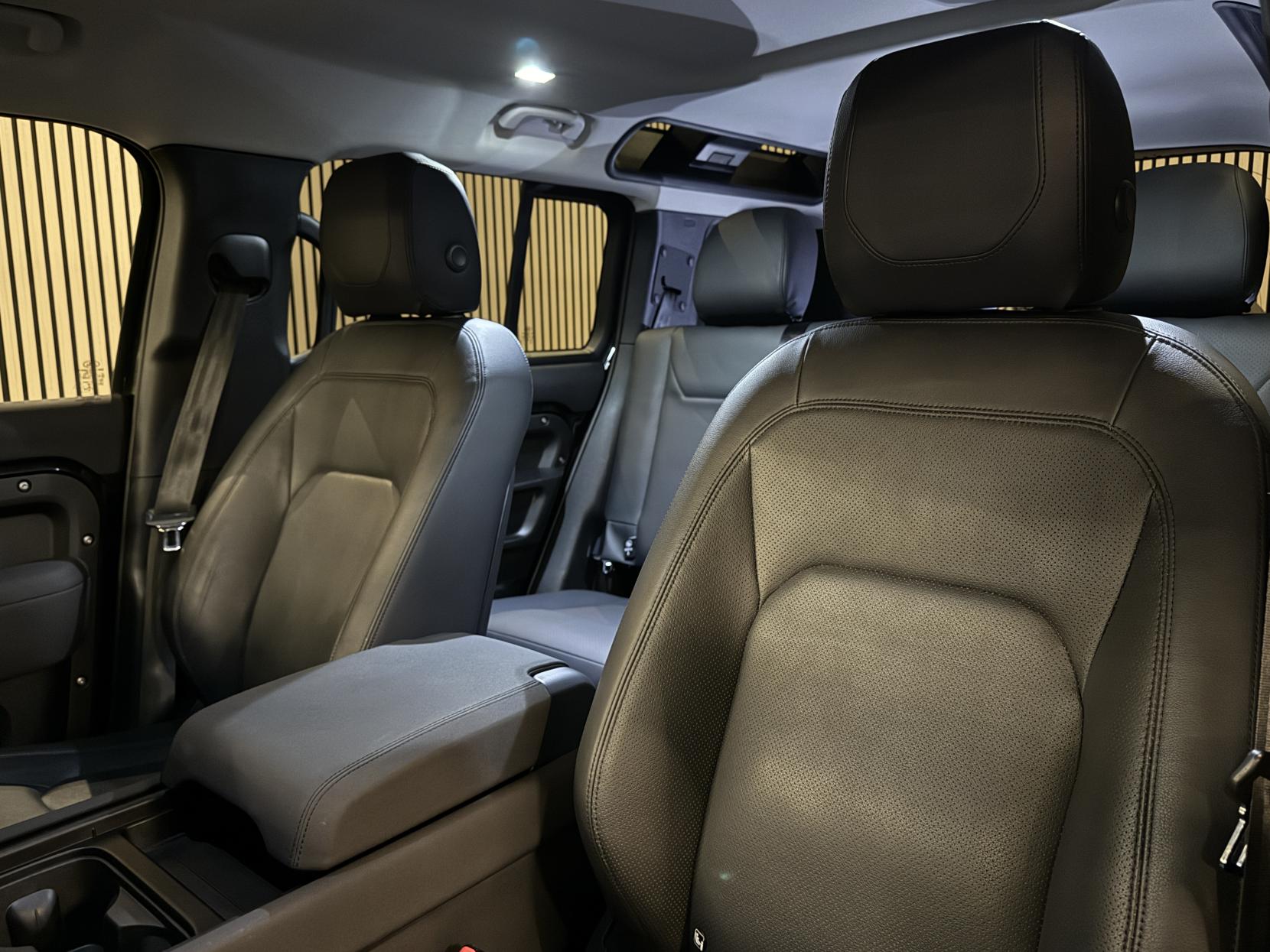 Land Rover Defender 110 3.0 D250 MHEV SE Hard Top SUV 5dr Diesel Auto 4WD MWB Euro 6 (s/s) (250 ps)