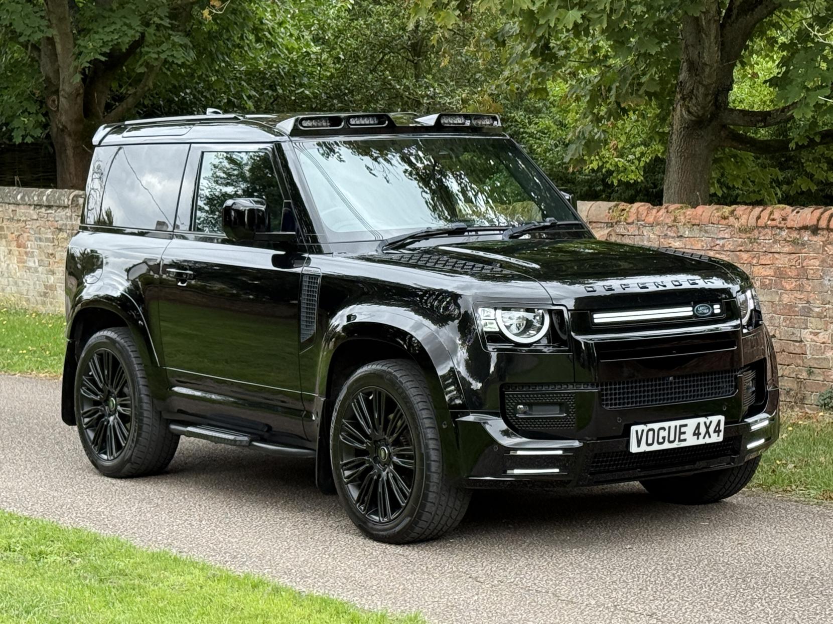 Land Rover Defender 90 3.0 D200 MHEV Hard Top SUV 3dr Diesel Auto 4WD SWB Euro 6 (s/s) (200 ps)