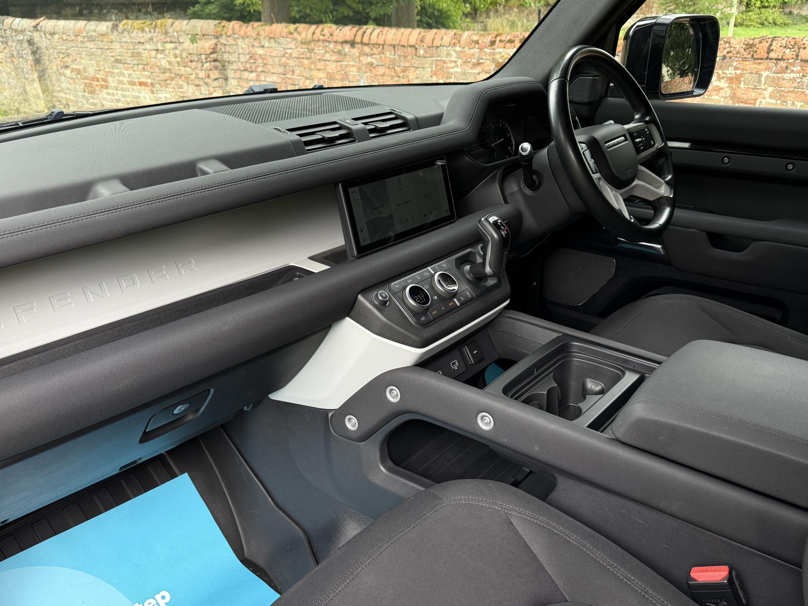 Land Rover Defender 90 3.0 D200 MHEV Hard Top SUV 3dr Diesel Auto 4WD SWB Euro 6 (s/s) (200 ps)