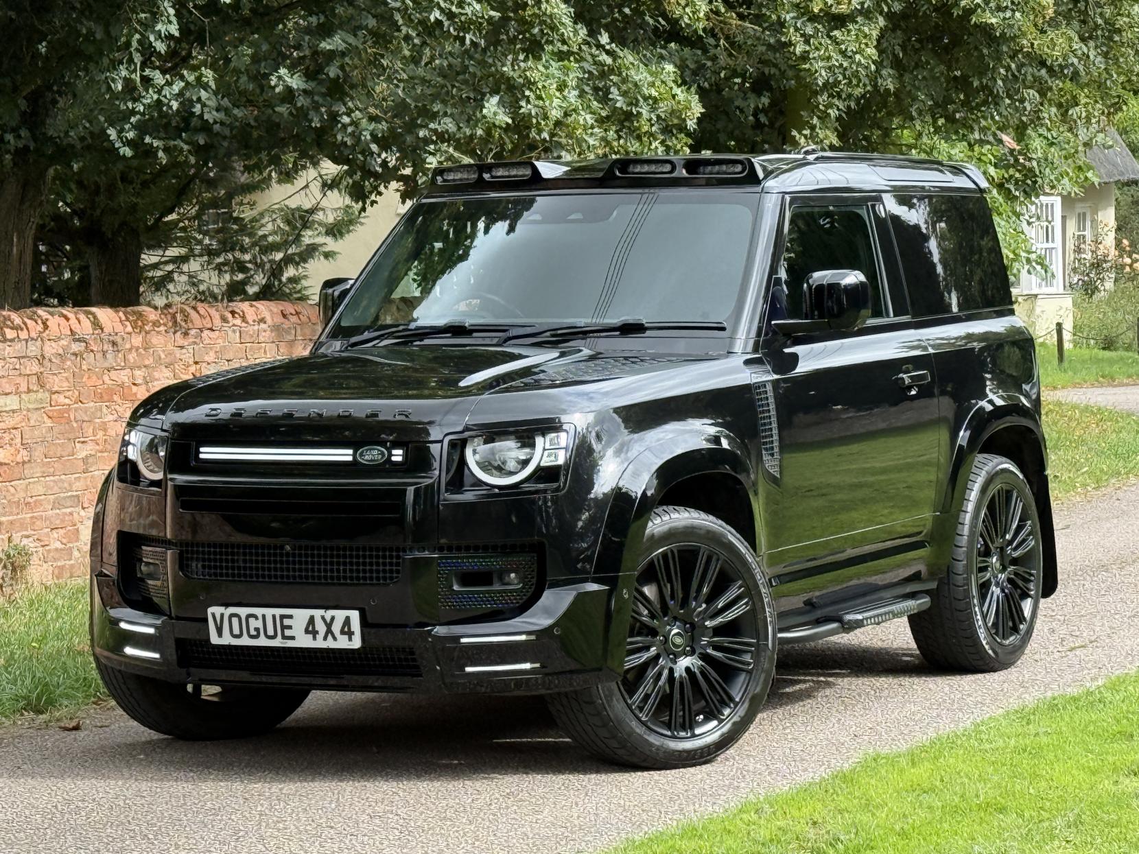 Land Rover Defender 90 3.0 D200 MHEV Hard Top SUV 3dr Diesel Auto 4WD SWB Euro 6 (s/s) (200 ps)