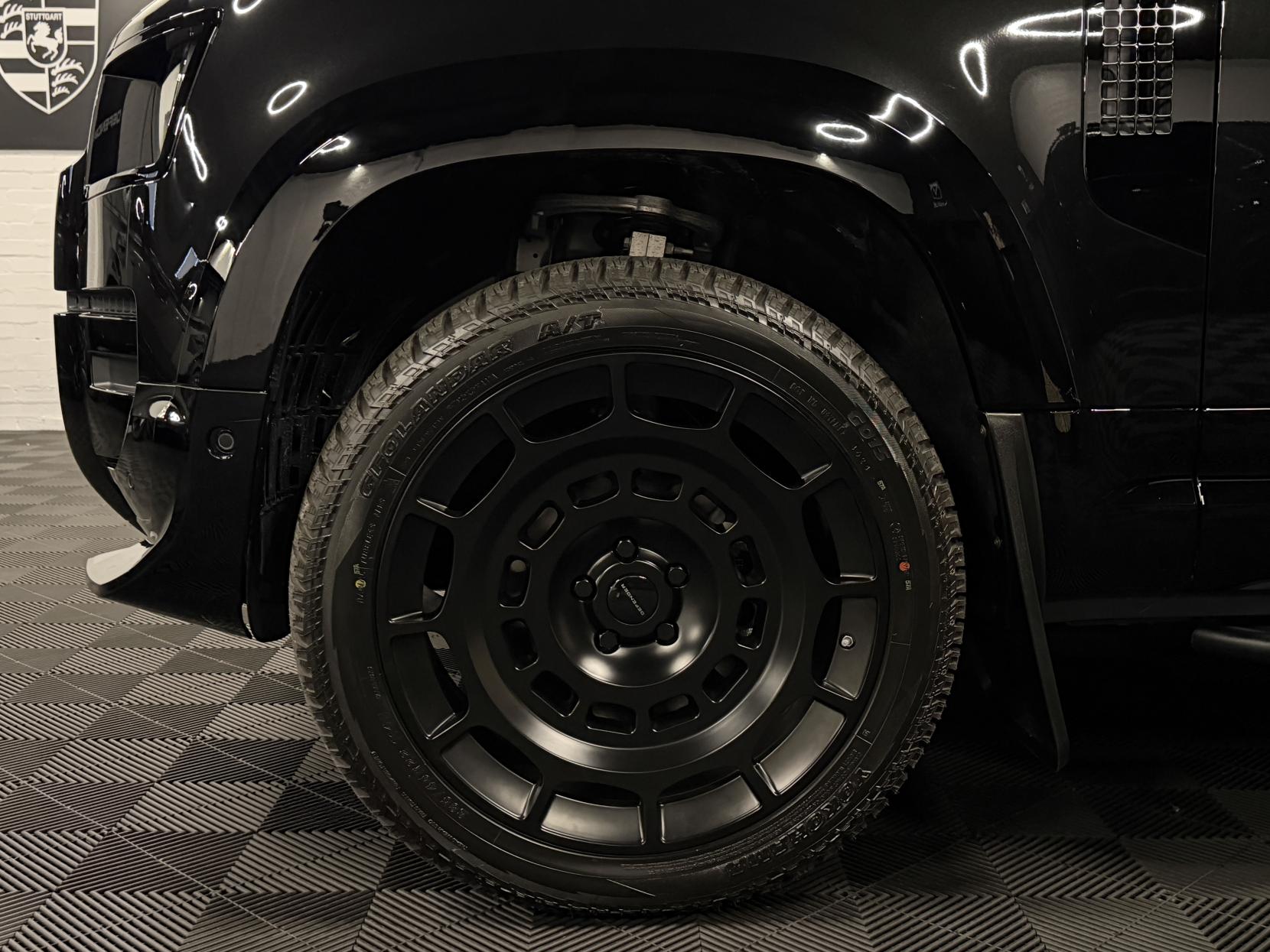 Land Rover Defender 90 3.0 D250 MHEV X-Dynamic SE Hard Top SUV 3dr Diesel Auto 4WD SWB Euro 6 (s/s) (249 ps)