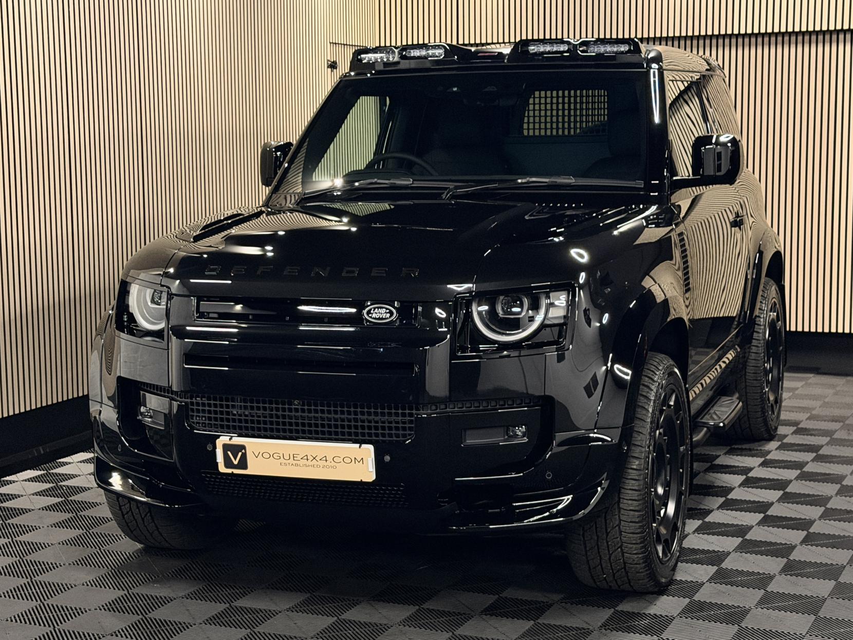 Land Rover Defender 90 3.0 D250 MHEV X-Dynamic SE Hard Top SUV 3dr Diesel Auto 4WD SWB Euro 6 (s/s) (249 ps)