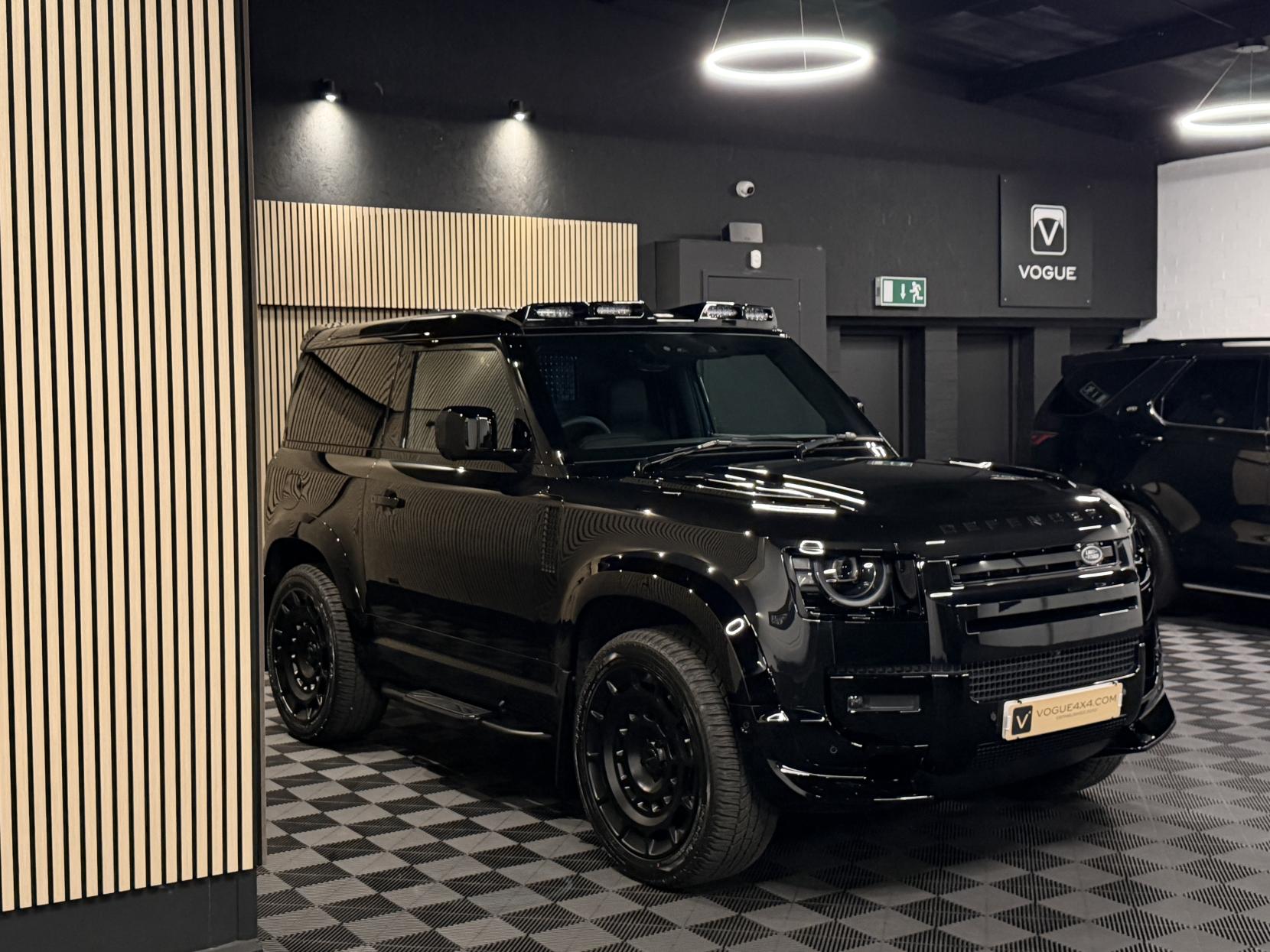 Land Rover Defender 90 3.0 D250 MHEV X-Dynamic SE Hard Top SUV 3dr Diesel Auto 4WD SWB Euro 6 (s/s) (249 ps)