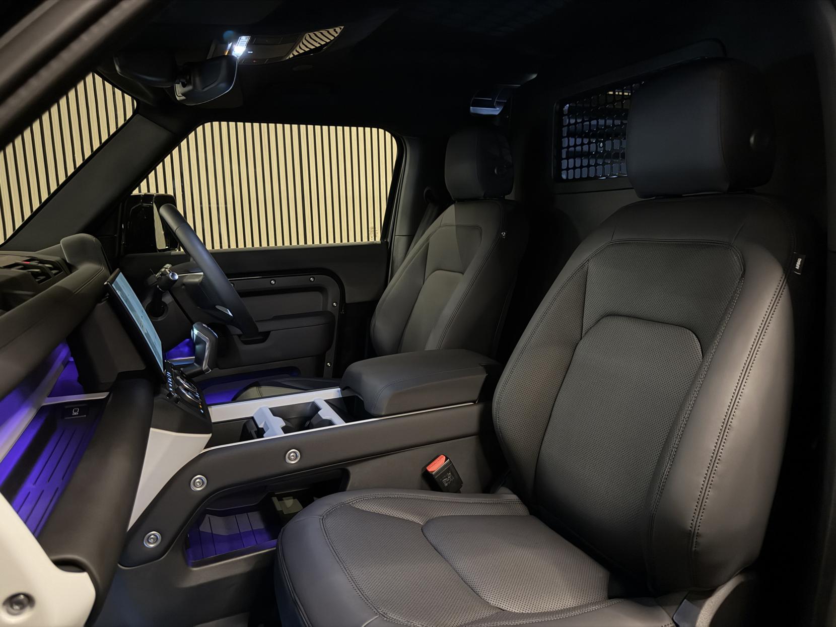 Land Rover Defender 90 3.0 D250 MHEV X-Dynamic SE Hard Top SUV 3dr Diesel Auto 4WD SWB Euro 6 (s/s) (249 ps)