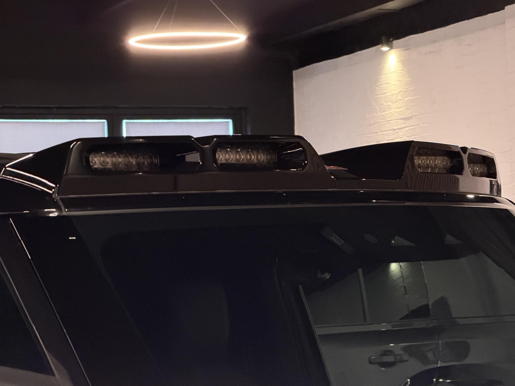 Land Rover Defender 90 3.0 D250 MHEV X-Dynamic SE Hard Top SUV 3dr Diesel Auto 4WD SWB Euro 6 (s/s) (249 ps)