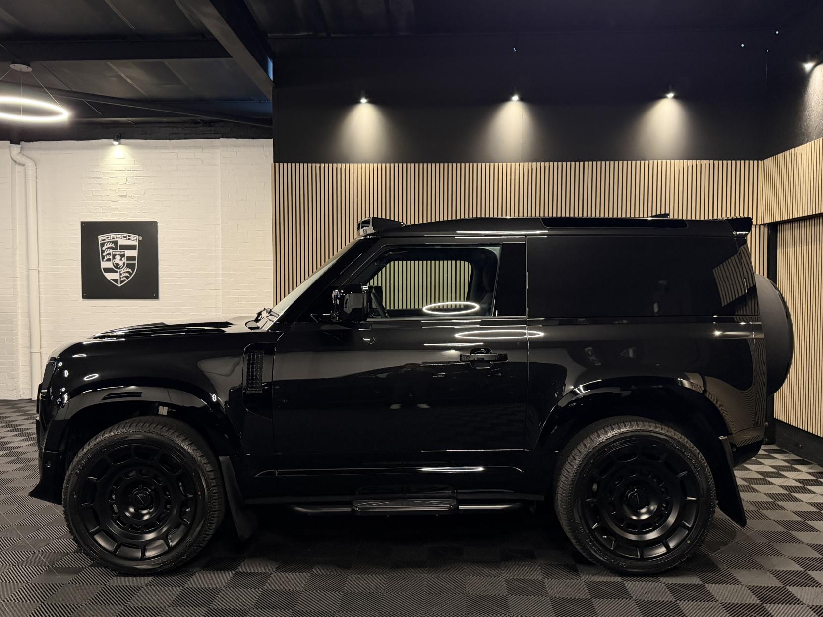 Land Rover Defender 90 3.0 D250 MHEV X-Dynamic SE Hard Top SUV 3dr Diesel Auto 4WD SWB Euro 6 (s/s) (249 ps)