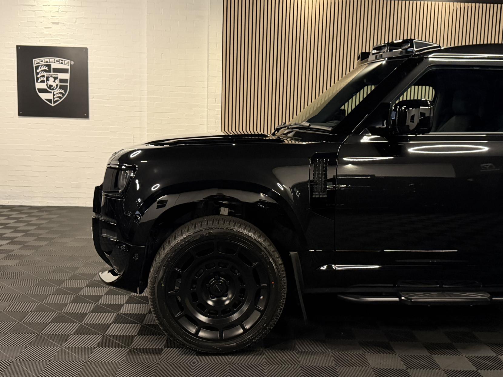 Land Rover Defender 90 3.0 D250 MHEV X-Dynamic SE Hard Top SUV 3dr Diesel Auto 4WD SWB Euro 6 (s/s) (249 ps)