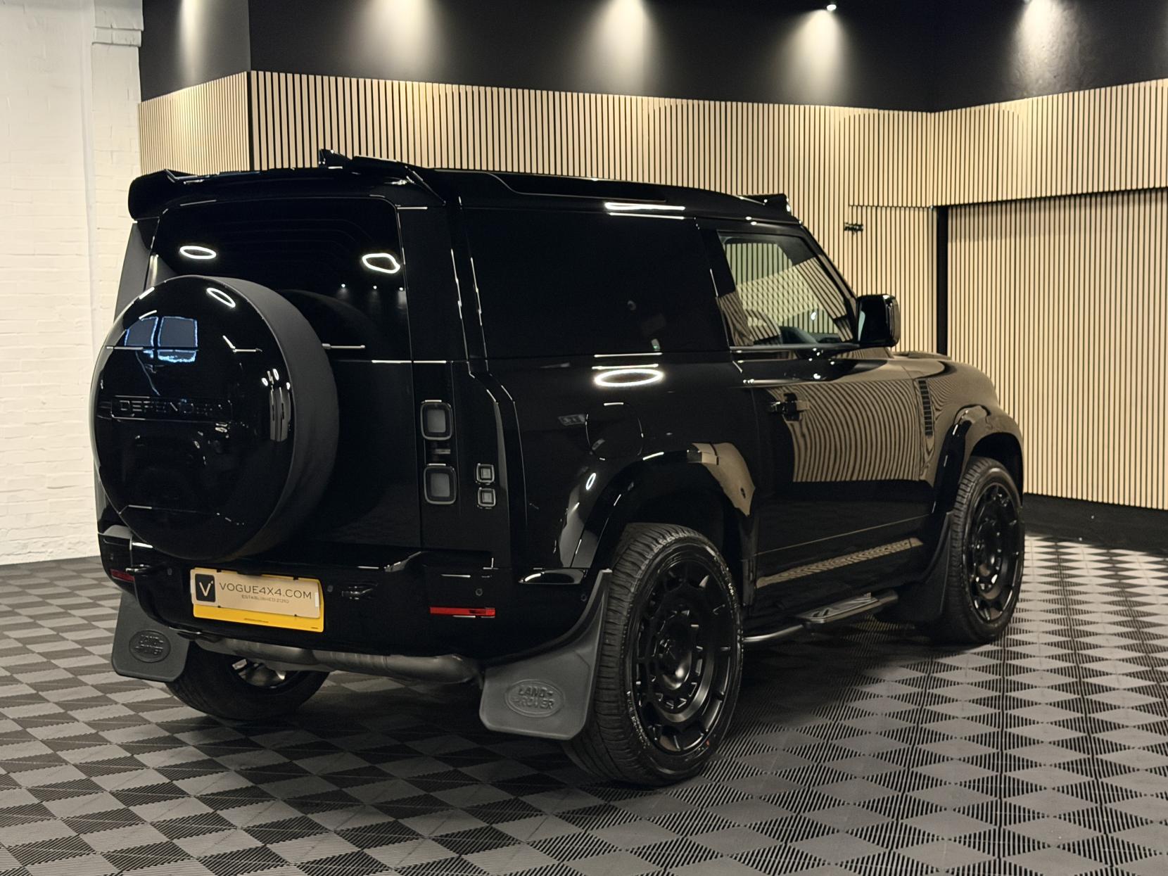 Land Rover Defender 90 3.0 D250 MHEV X-Dynamic SE Hard Top SUV 3dr Diesel Auto 4WD SWB Euro 6 (s/s) (249 ps)
