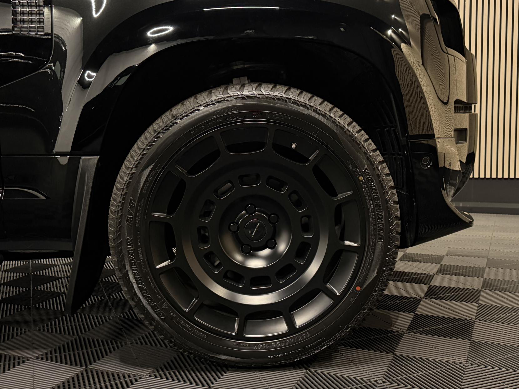 Land Rover Defender 90 3.0 D250 MHEV X-Dynamic SE Hard Top SUV 3dr Diesel Auto 4WD SWB Euro 6 (s/s) (249 ps)