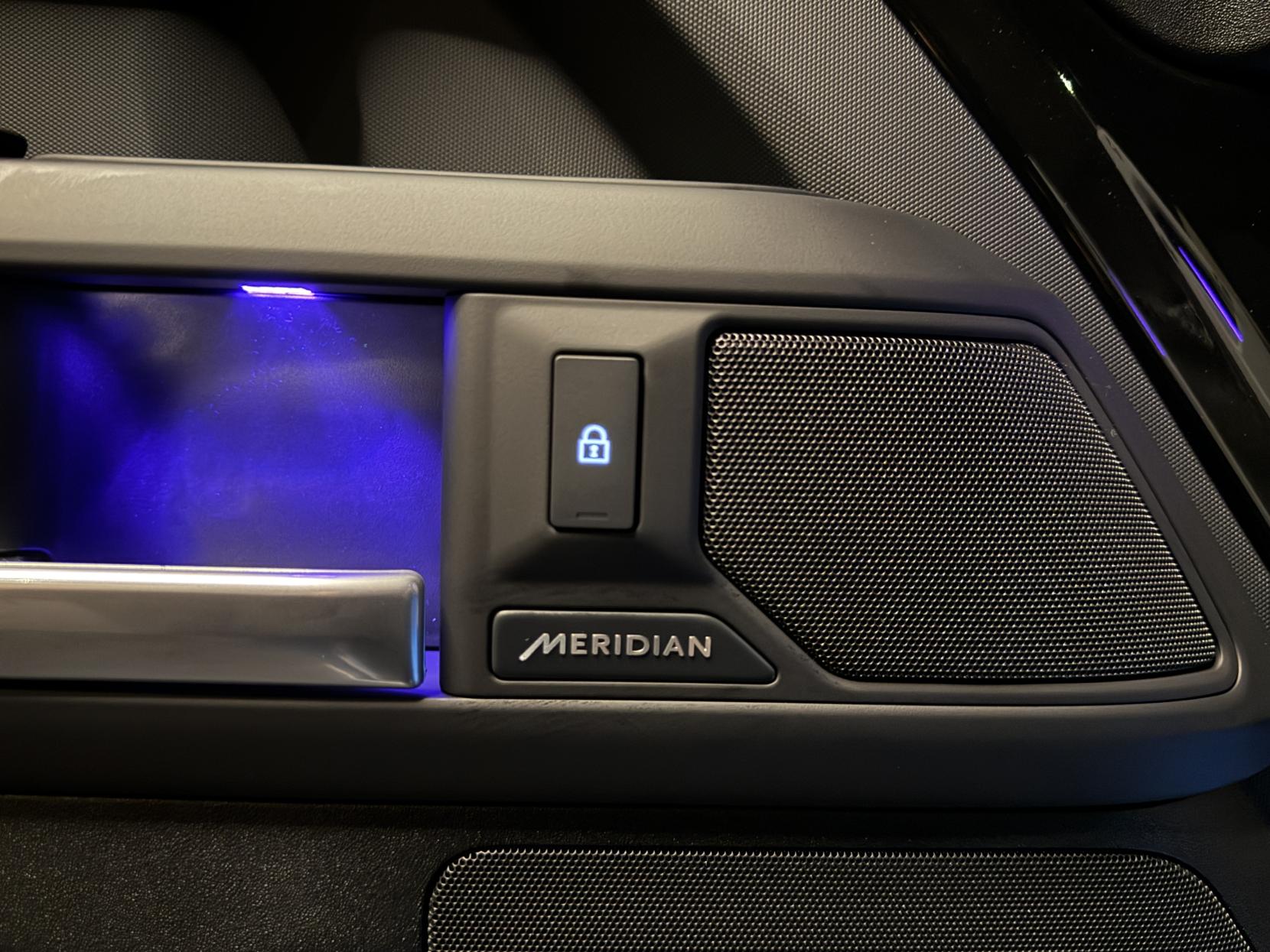 Land Rover Defender 90 3.0 D250 MHEV X-Dynamic SE Hard Top SUV 3dr Diesel Auto 4WD SWB Euro 6 (s/s) (249 ps)