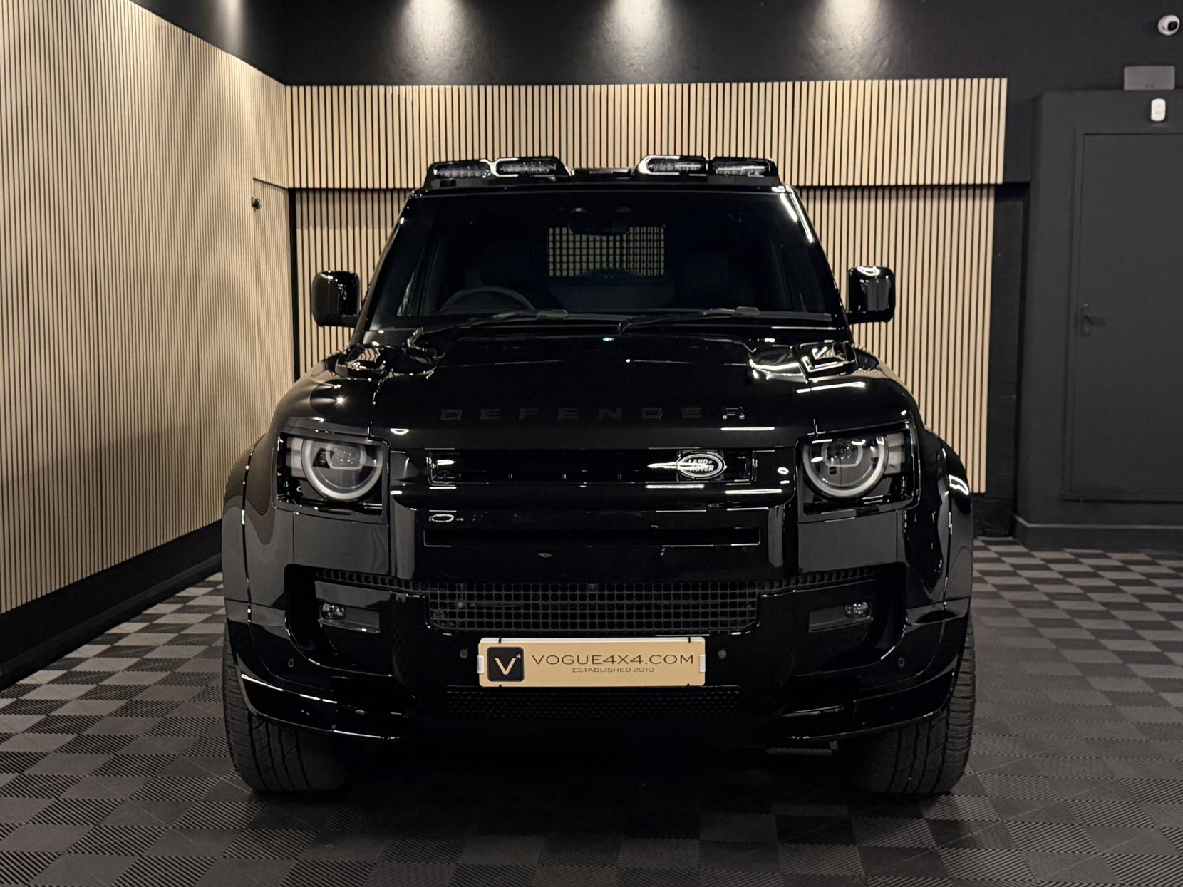 Land Rover Defender 90 3.0 D250 MHEV X-Dynamic SE Hard Top SUV 3dr Diesel Auto 4WD SWB Euro 6 (s/s) (249 ps)