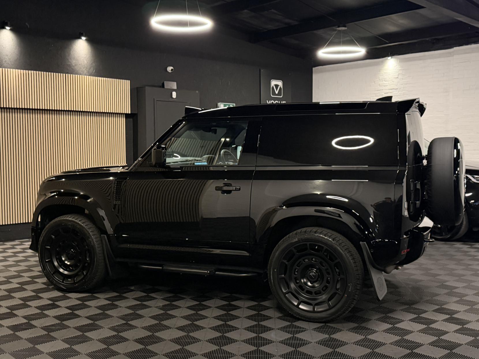 Land Rover Defender 90 3.0 D250 MHEV X-Dynamic SE Hard Top SUV 3dr Diesel Auto 4WD SWB Euro 6 (s/s) (249 ps)