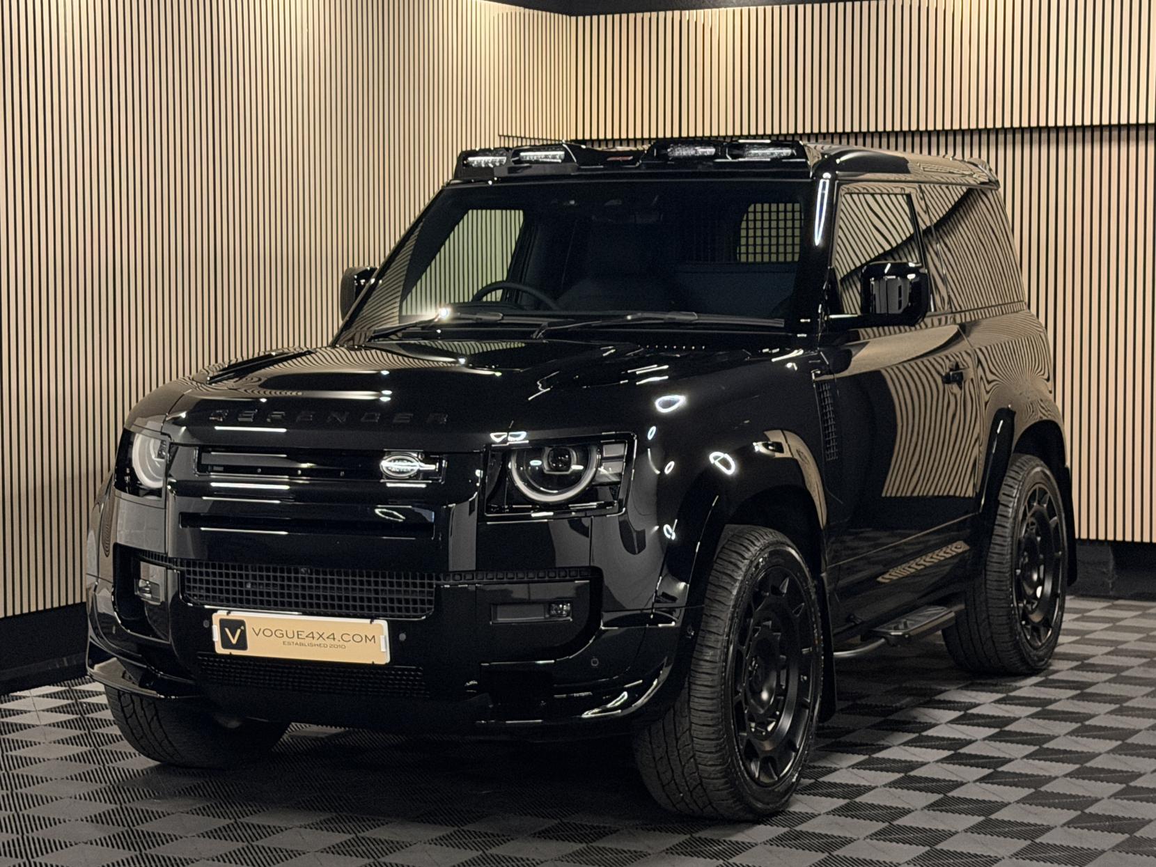 Land Rover Defender 90 3.0 D250 MHEV X-Dynamic SE Hard Top SUV 3dr Diesel Auto 4WD SWB Euro 6 (s/s) (249 ps)