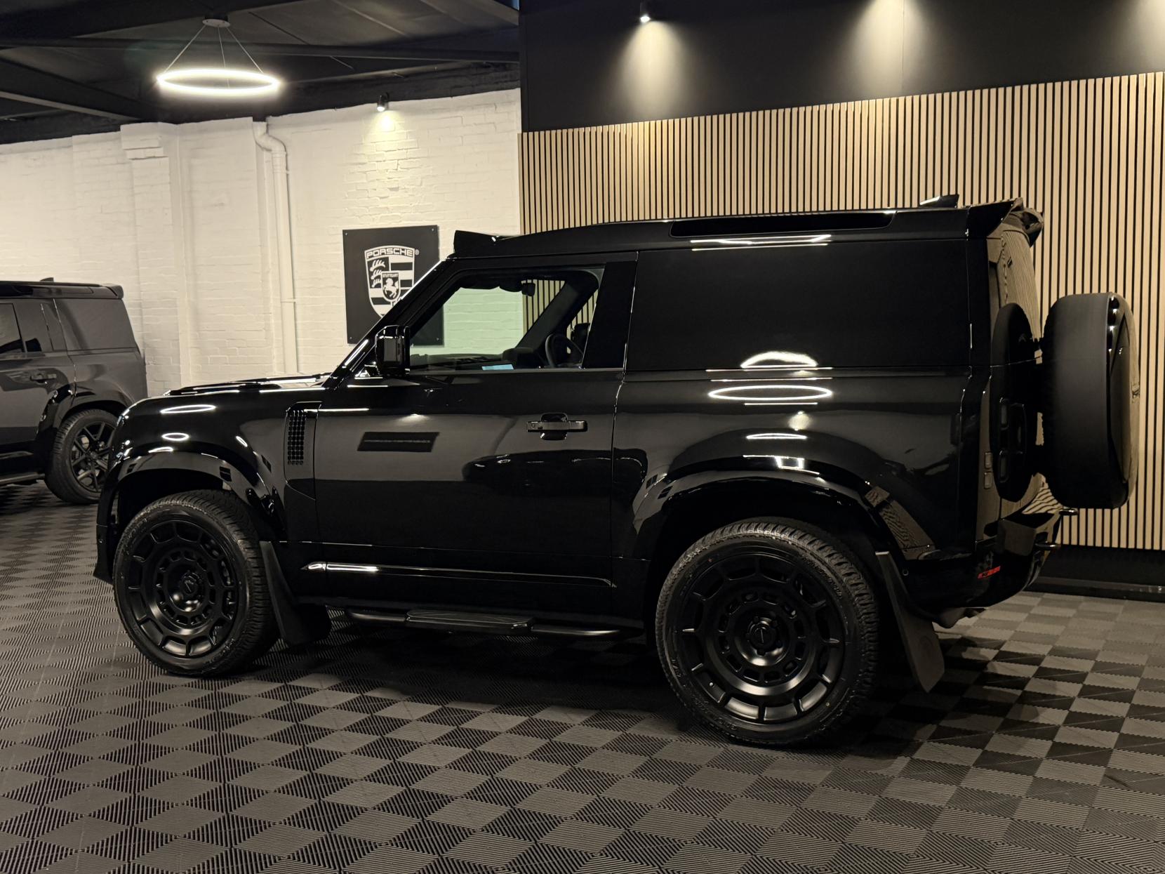 Land Rover Defender 90 3.0 D250 MHEV X-Dynamic SE Hard Top SUV 3dr Diesel Auto 4WD SWB Euro 6 (s/s) (249 ps)