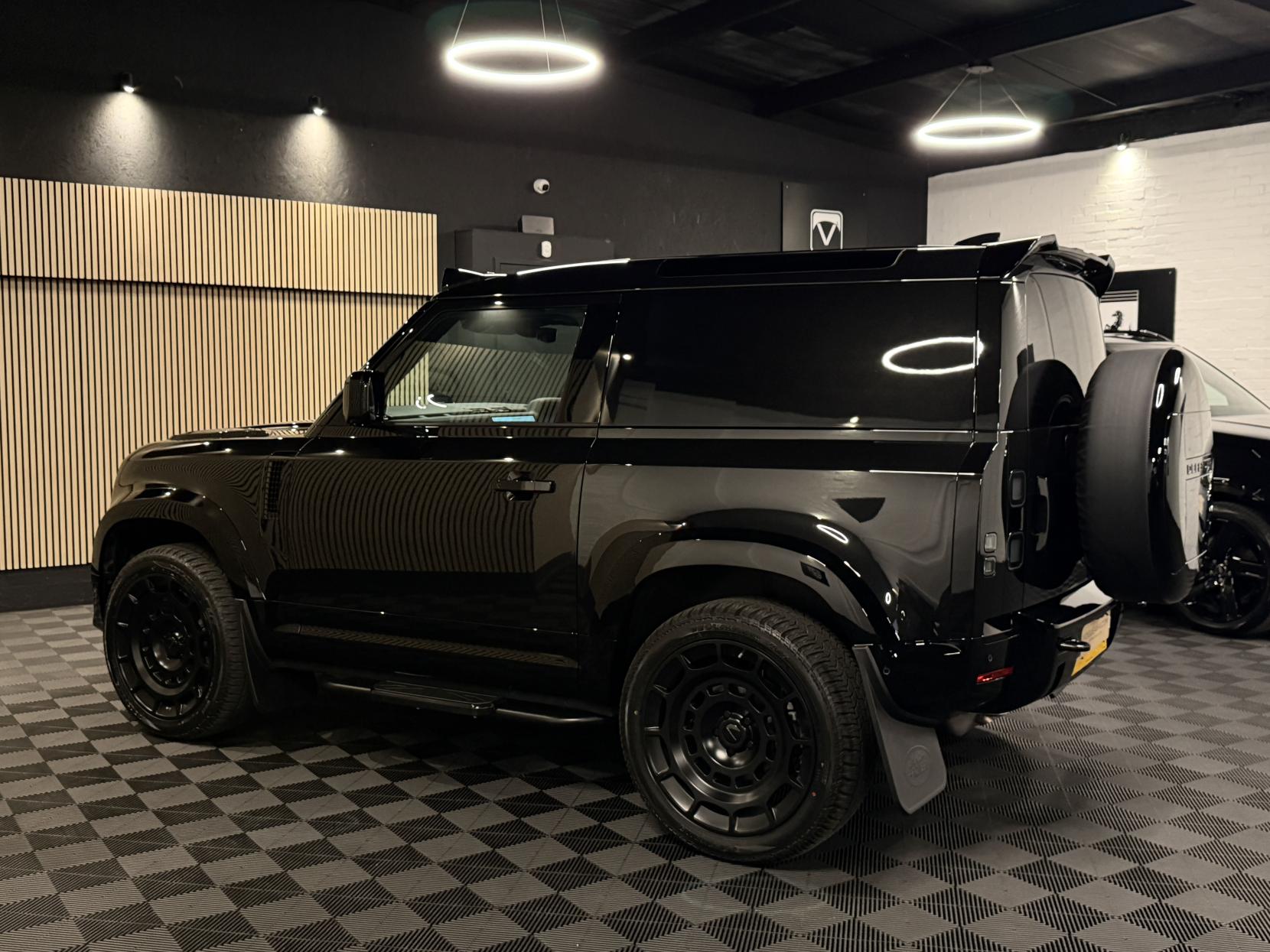 Land Rover Defender 90 3.0 D250 MHEV X-Dynamic SE Hard Top SUV 3dr Diesel Auto 4WD SWB Euro 6 (s/s) (249 ps)