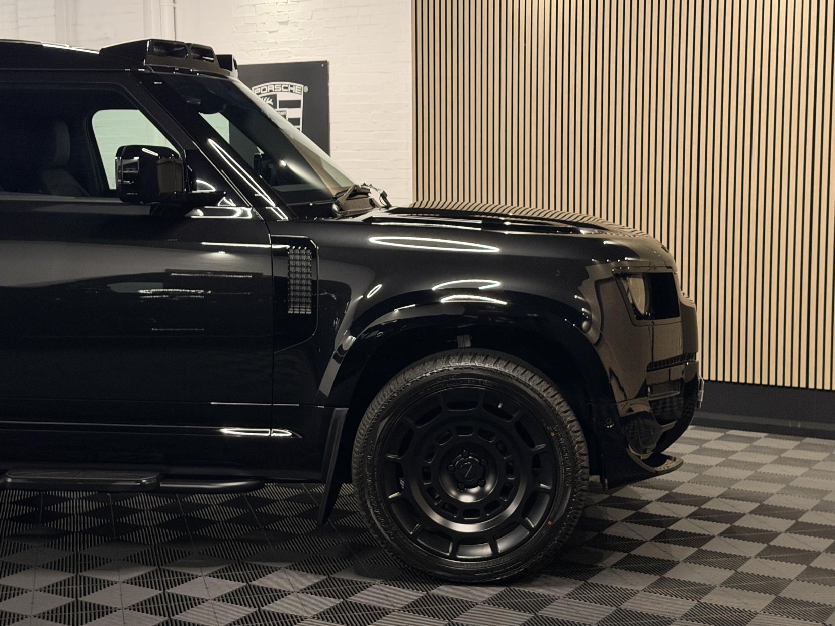 Land Rover Defender 90 3.0 D250 MHEV X-Dynamic SE Hard Top SUV 3dr Diesel Auto 4WD SWB Euro 6 (s/s) (249 ps)