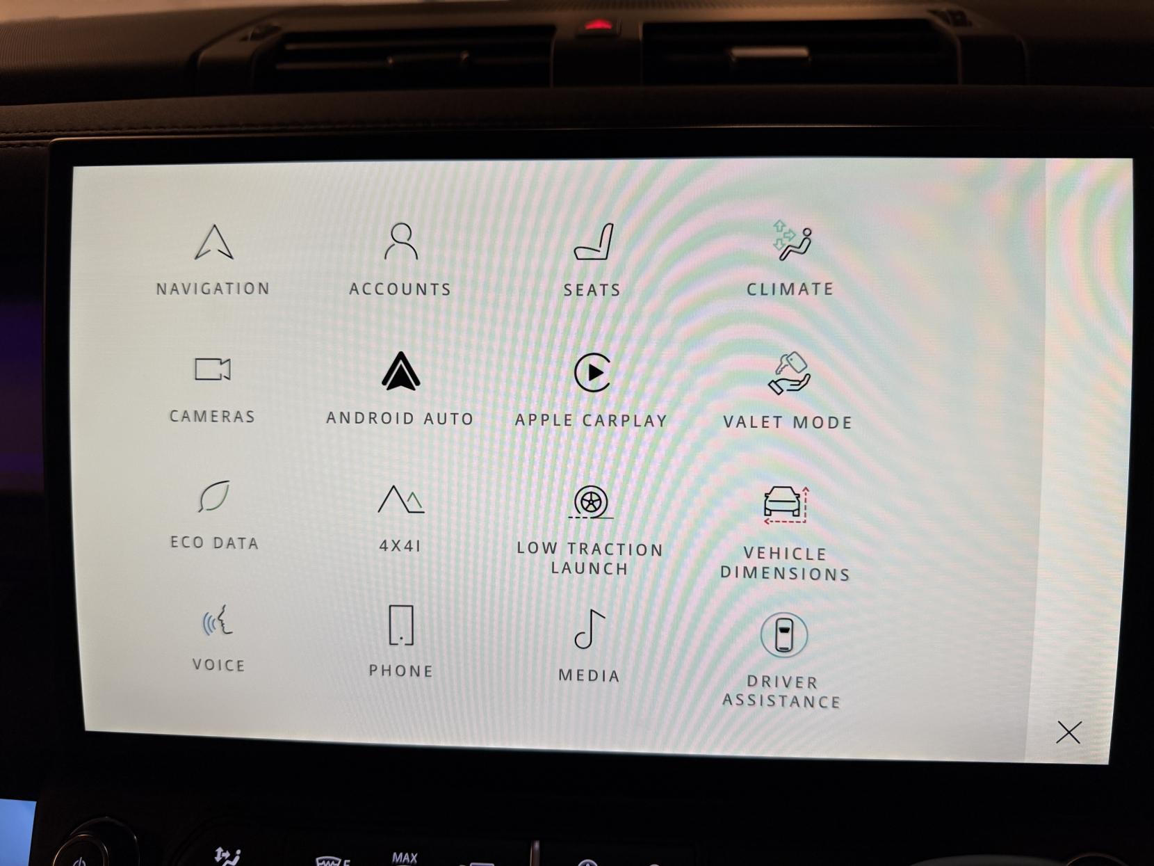 Land Rover Defender 90 3.0 D250 MHEV X-Dynamic SE Hard Top SUV 3dr Diesel Auto 4WD SWB Euro 6 (s/s) (249 ps)