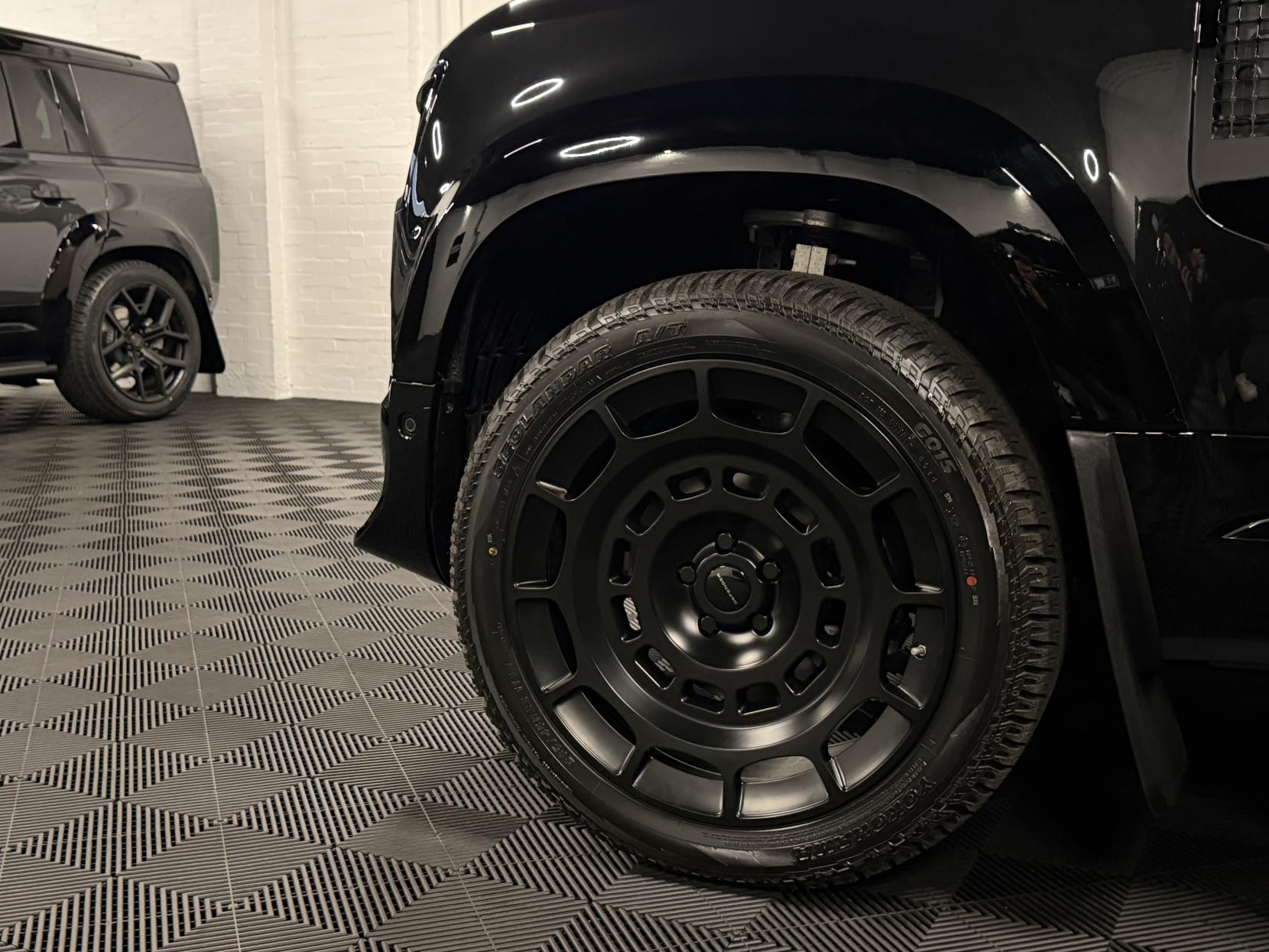 Land Rover Defender 90 3.0 D250 MHEV X-Dynamic SE Hard Top SUV 3dr Diesel Auto 4WD SWB Euro 6 (s/s) (249 ps)