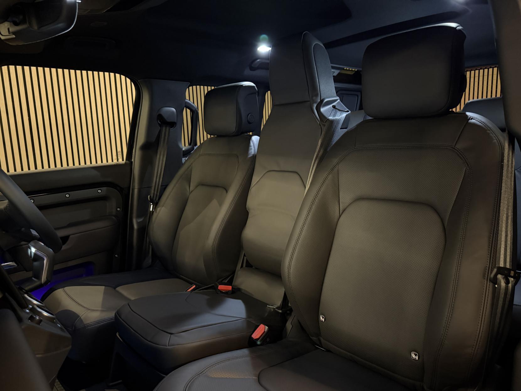 Land Rover Defender 110 3.0 D250 MHEV X-Dynamic HSE Hard Top SUV 5dr Diesel Auto 4WD MWB Euro 6 (s/s) (249 ps)