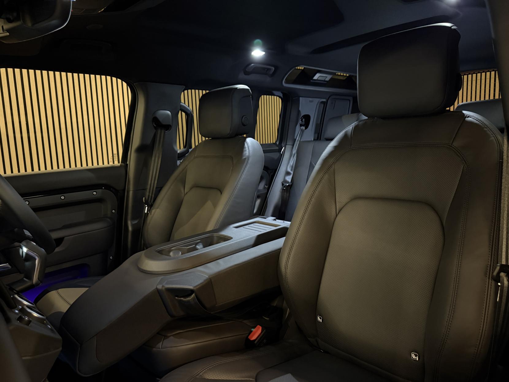 Land Rover Defender 110 3.0 D250 MHEV X-Dynamic HSE Hard Top SUV 5dr Diesel Auto 4WD MWB Euro 6 (s/s) (249 ps)