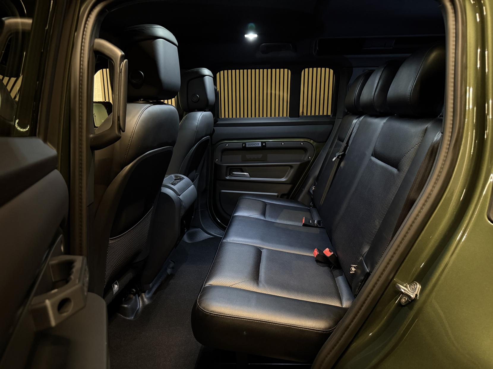 Land Rover Defender 110 3.0 D350 MHEV X-Dynamic HSE Hard Top SUV 5dr Diesel Auto 4WD MWB Euro 6 (s/s) (350 ps)