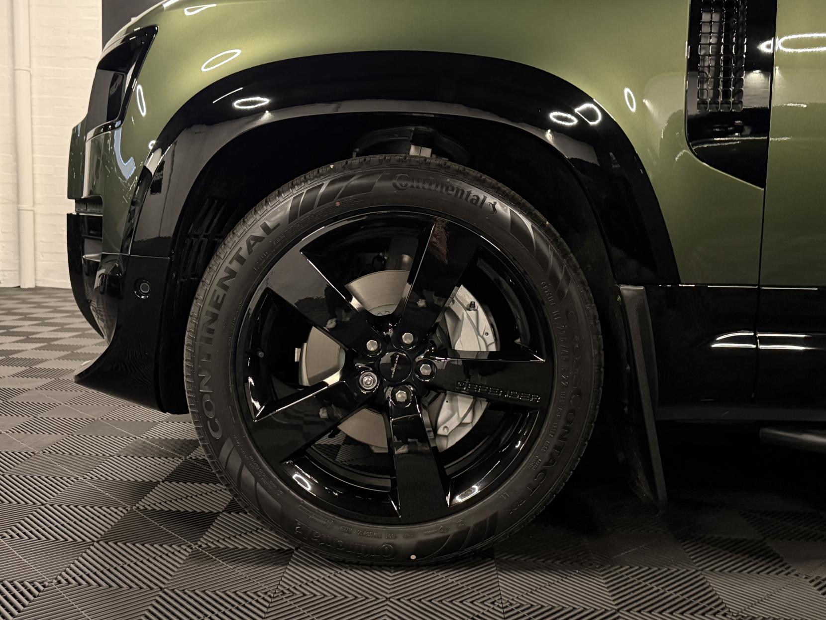 Land Rover Defender 110 3.0 D350 MHEV X-Dynamic HSE Hard Top SUV 5dr Diesel Auto 4WD MWB Euro 6 (s/s) (350 ps)