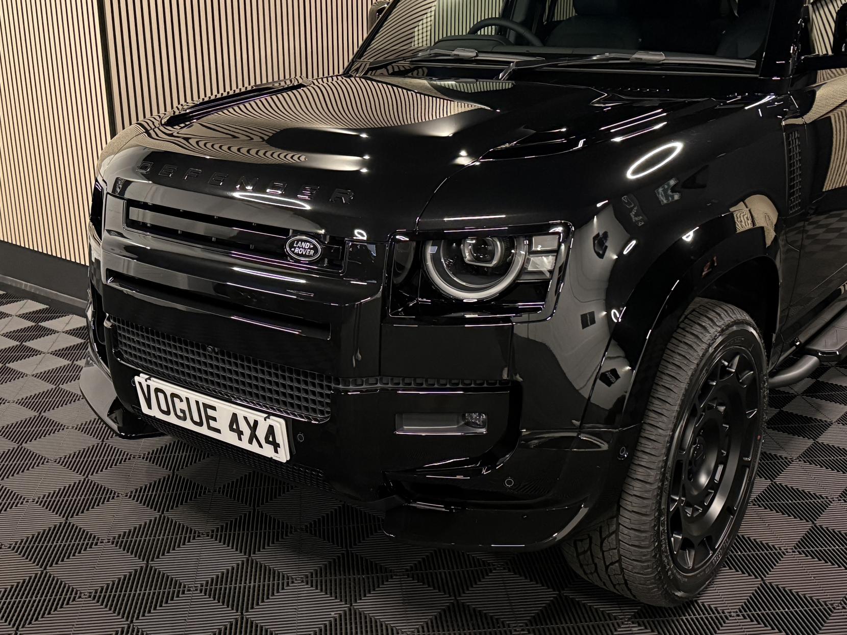 Land Rover Defender 110 3.0 D250 MHEV X-Dynamic SE Hard Top SUV 5dr Diesel Auto 4WD MWB Euro 6 (s/s) (249 ps)