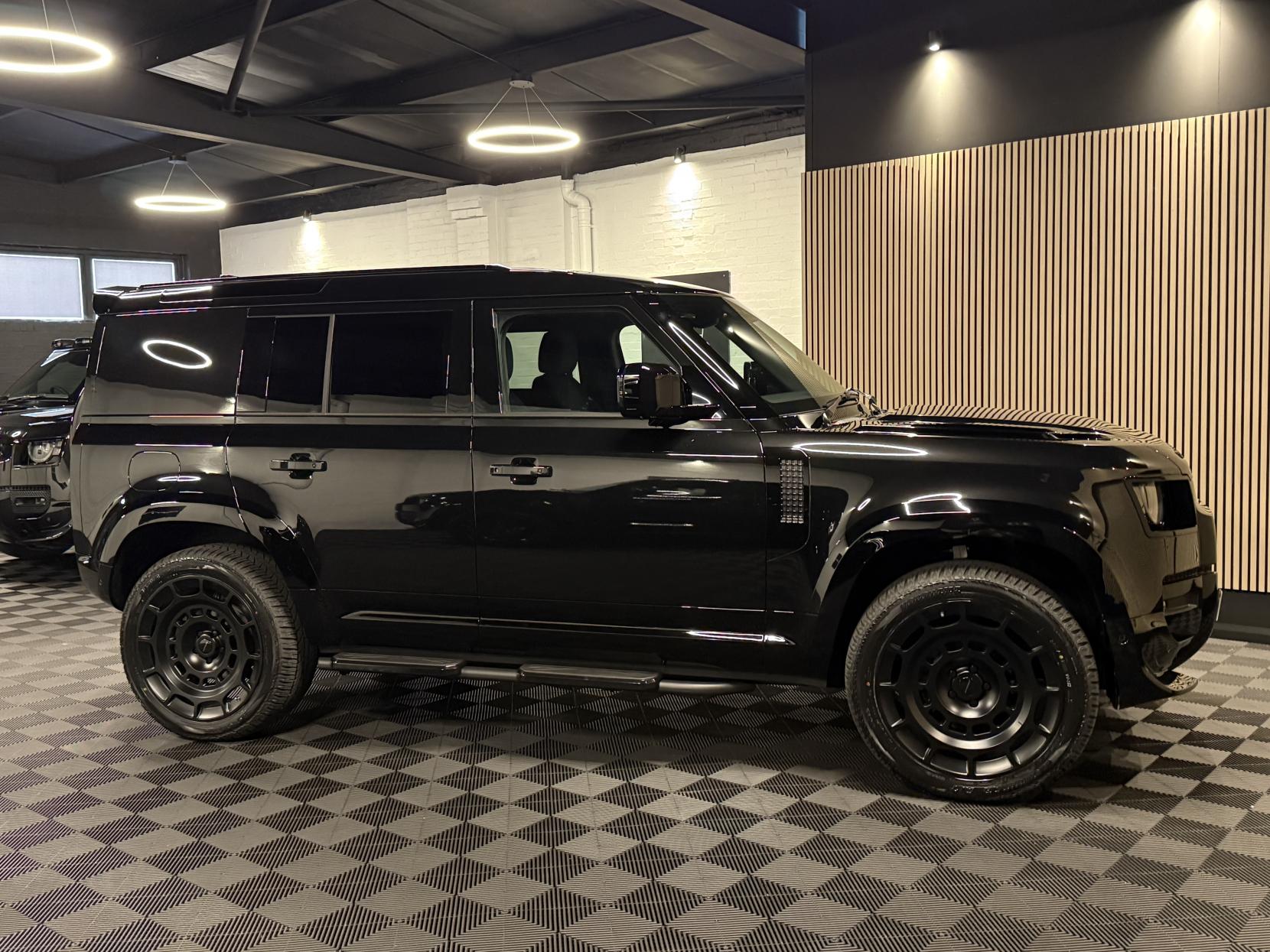 Land Rover Defender 110 3.0 D250 MHEV X-Dynamic SE Hard Top SUV 5dr Diesel Auto 4WD MWB Euro 6 (s/s) (249 ps)