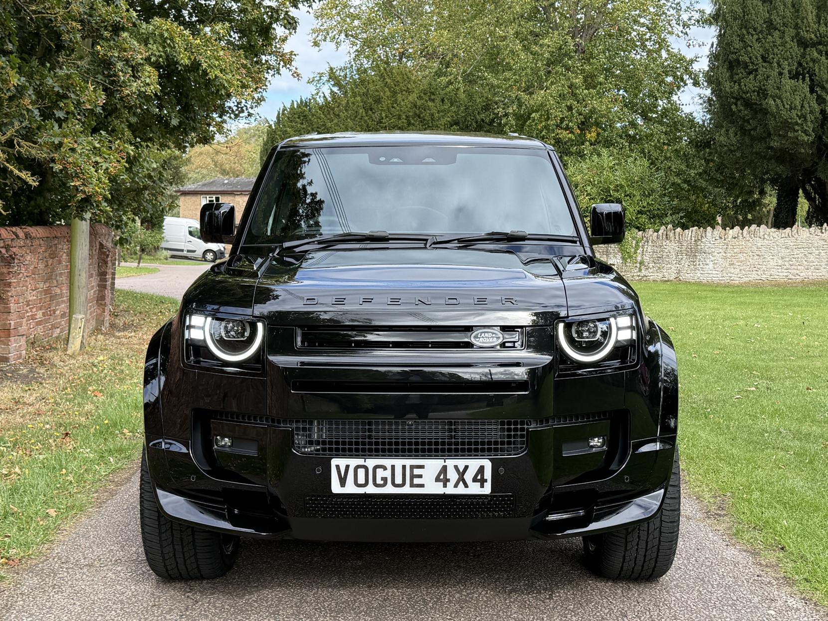 Land Rover Defender 110 3.0 D250 MHEV X-Dynamic SE Hard Top SUV 5dr Diesel Auto 4WD MWB Euro 6 (s/s) (249 ps)