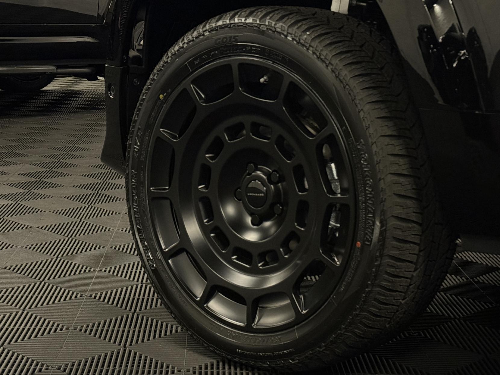 Land Rover Defender 110 3.0 D250 MHEV X-Dynamic SE Hard Top SUV 5dr Diesel Auto 4WD MWB Euro 6 (s/s) (249 ps)