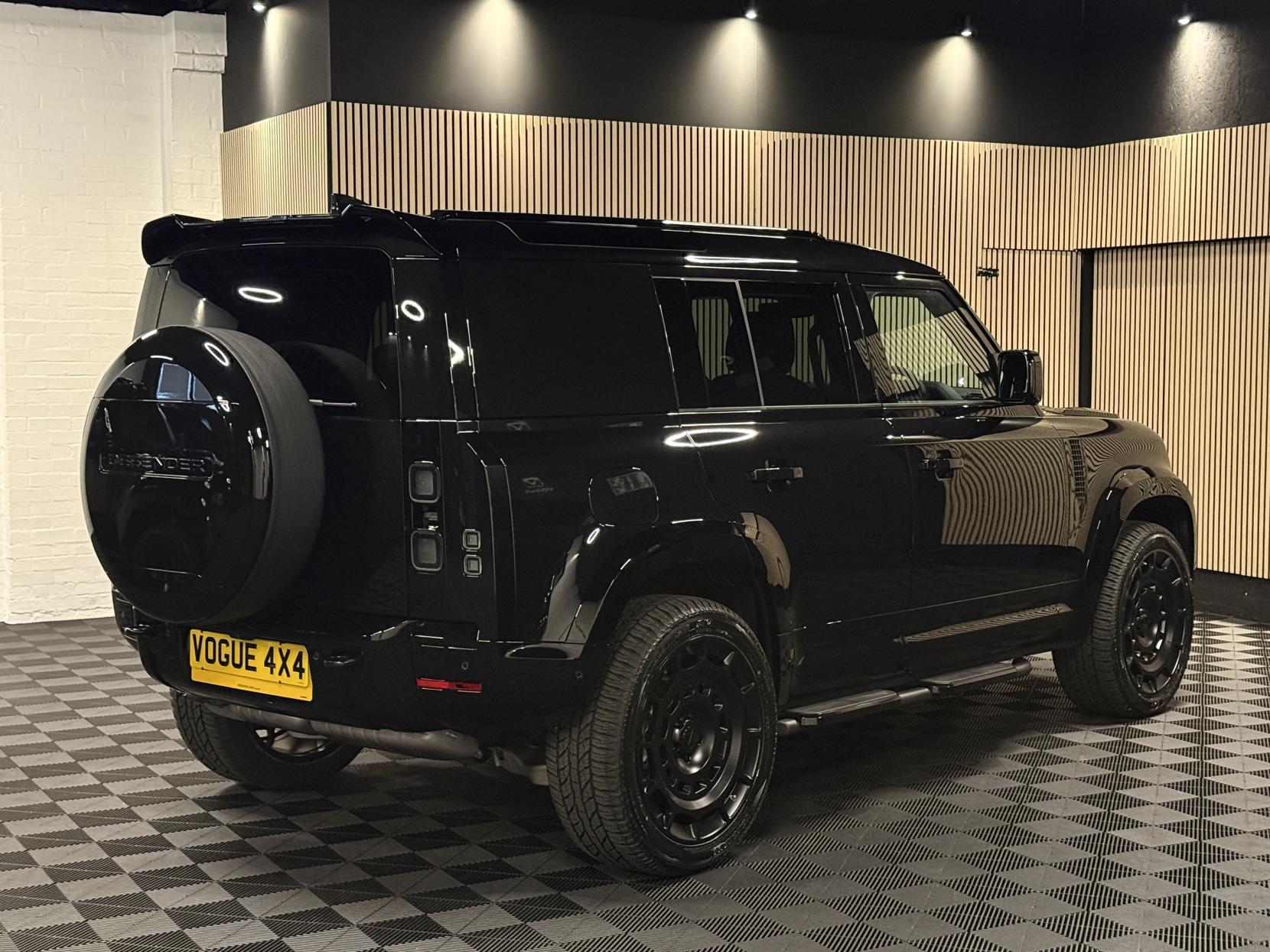Land Rover Defender 110 3.0 D250 MHEV X-Dynamic SE Hard Top SUV 5dr Diesel Auto 4WD MWB Euro 6 (s/s) (249 ps)