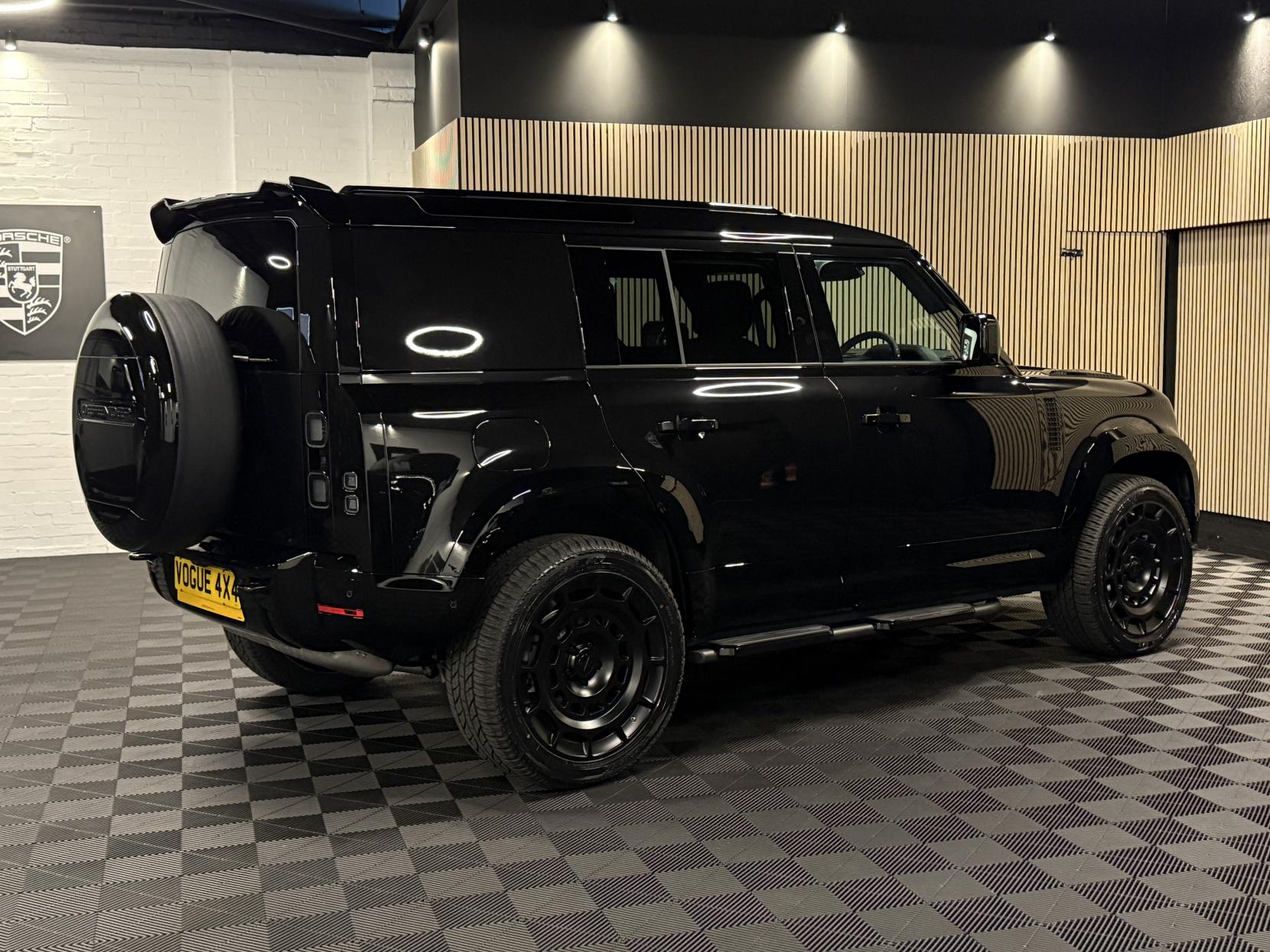 Land Rover Defender 110 3.0 D250 MHEV X-Dynamic SE Hard Top SUV 5dr Diesel Auto 4WD MWB Euro 6 (s/s) (249 ps)