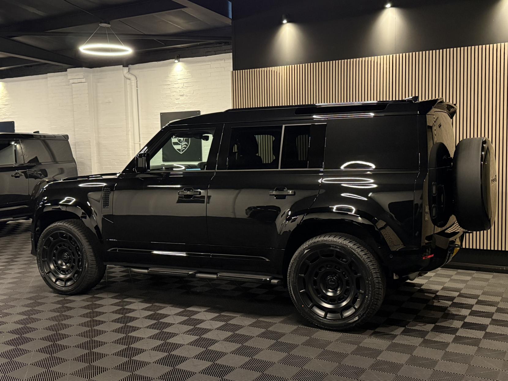 Land Rover Defender 110 3.0 D250 MHEV X-Dynamic SE Hard Top SUV 5dr Diesel Auto 4WD MWB Euro 6 (s/s) (249 ps)