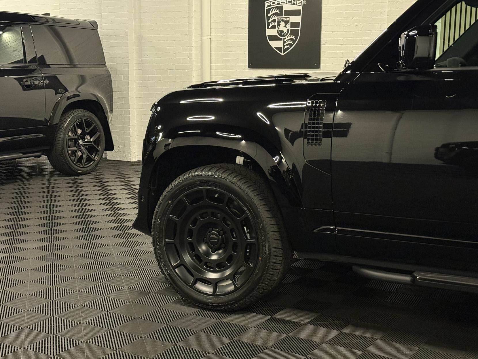 Land Rover Defender 110 3.0 D250 MHEV X-Dynamic SE Hard Top SUV 5dr Diesel Auto 4WD MWB Euro 6 (s/s) (249 ps)