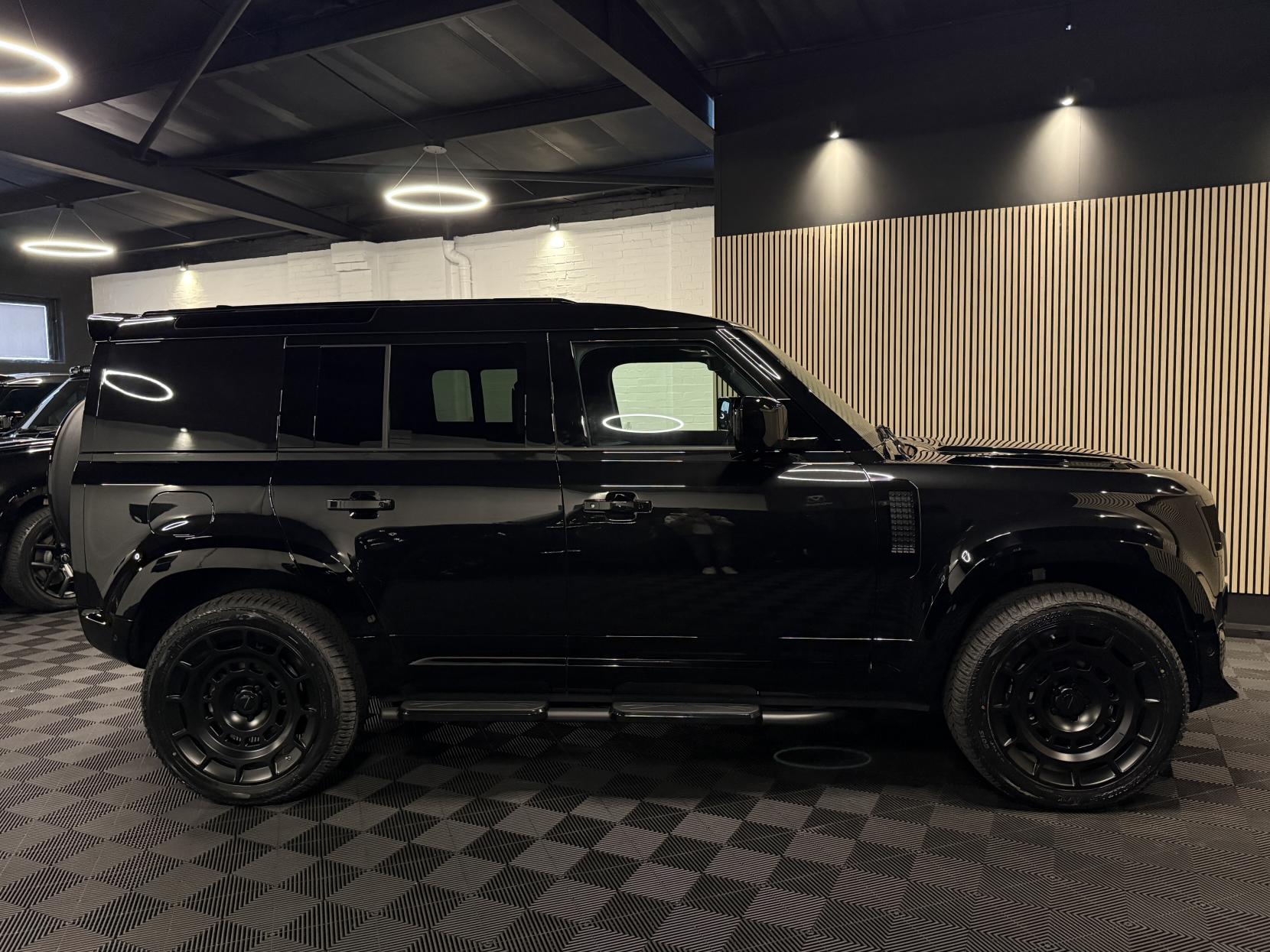 Land Rover Defender 110 3.0 D250 MHEV X-Dynamic SE Hard Top SUV 5dr Diesel Auto 4WD MWB Euro 6 (s/s) (249 ps)
